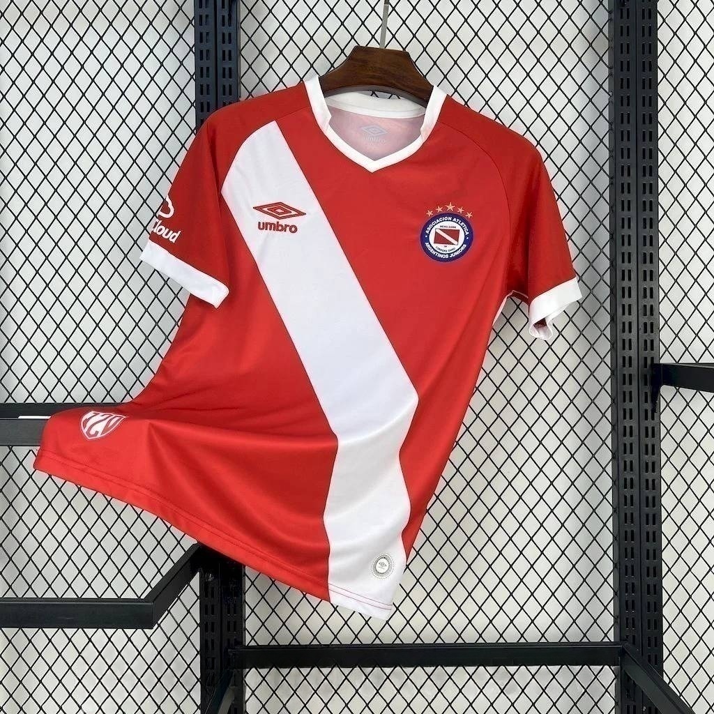 06d9eeb5327f440dddb88852bfeef07a.jpg 2025/2026 Argentinos Juniors Home Football Shirt 1:1 Thai Quality - Image 1