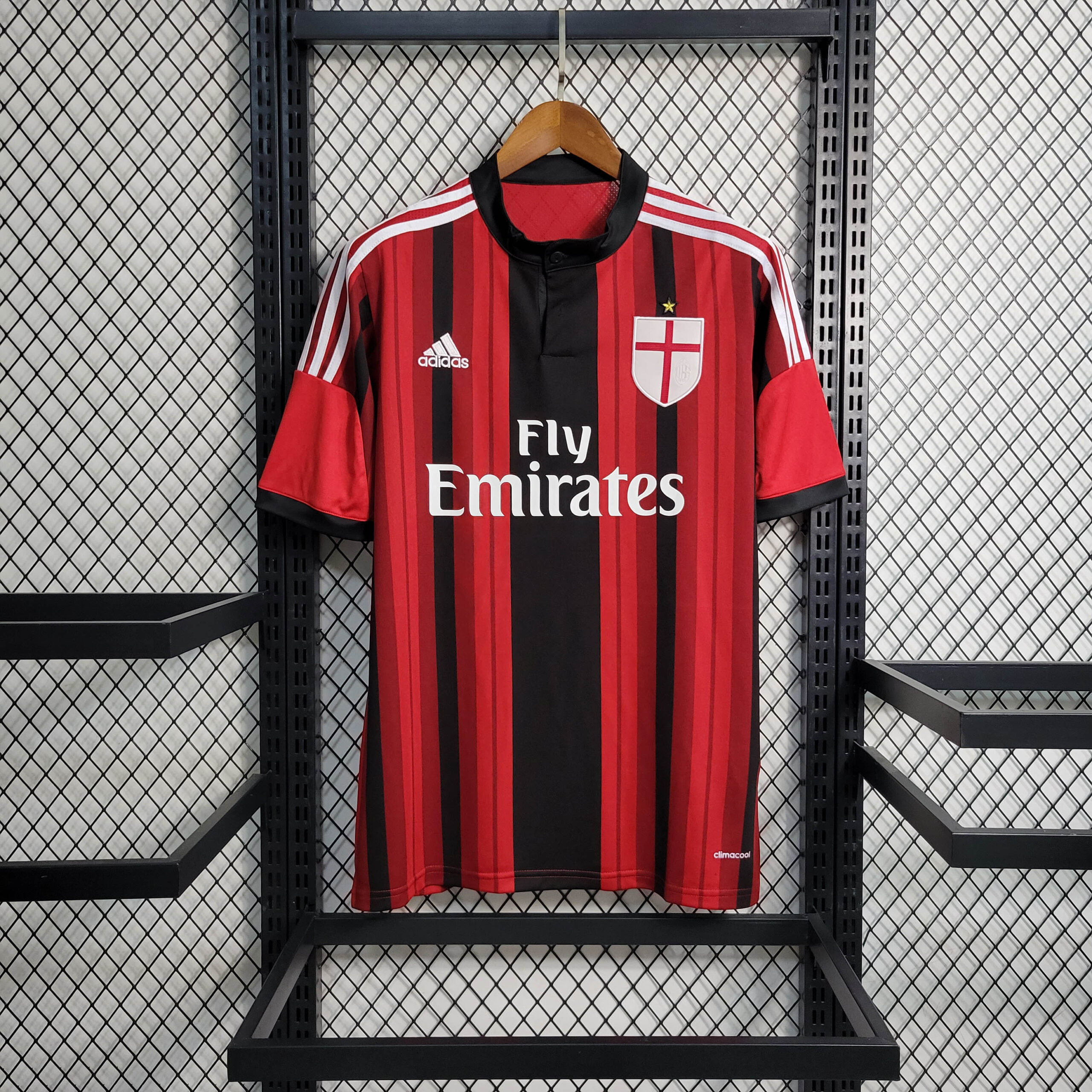 090d5ff33e870cc7541d06c00e4efa15.jpeg 2014/2015 Retro AC Milan Home Football Shirt 1:1 Thai Quality - Image 1