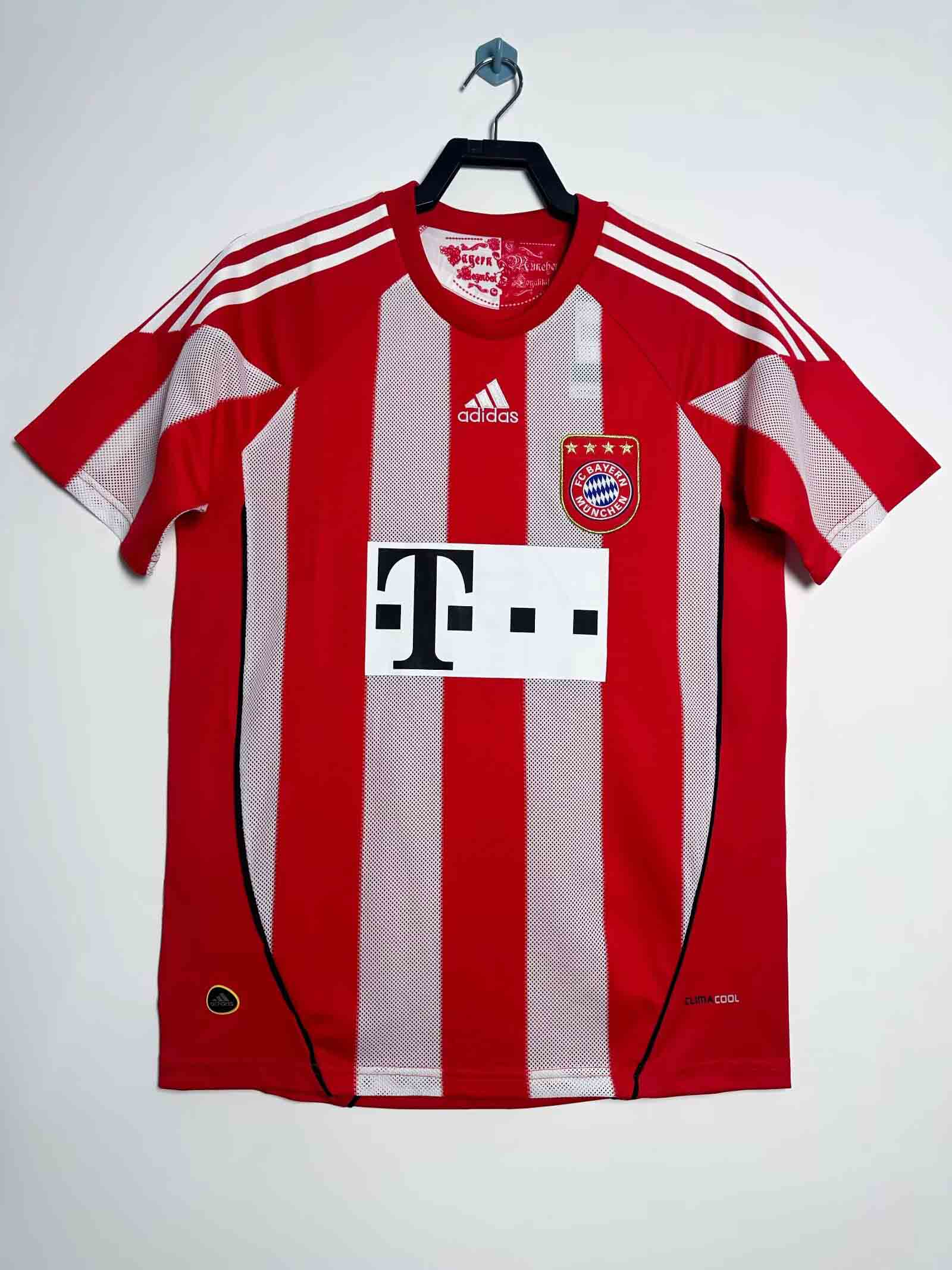0a8ee4861528fa6c6dcca6aed509b4d8.jpg 2010/2011 Retro Bayern Munchen Home Football Shirt 1:1 Thai Quality - Image 1