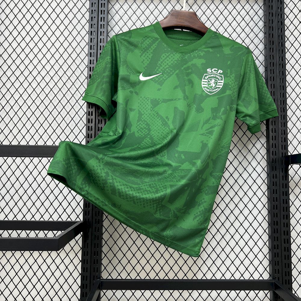 0f3eeb967bde0e984802a8c3e64ce642.jpg 2025/2026 Sporting CP Pre-game Football Shirt 1:1 Thai Quality - Image 1