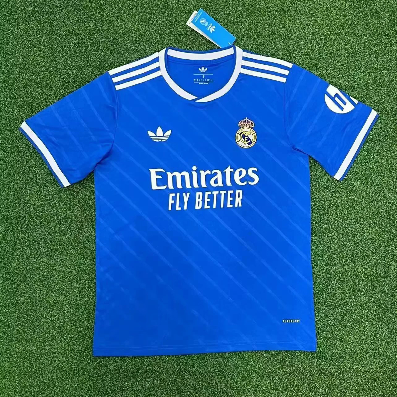 119ea9bdae820ad4291b26b9de233936.jpg 2025/2026 Real Madrid Third Away Football Shirt 1:1 Thai Quality - Image 1