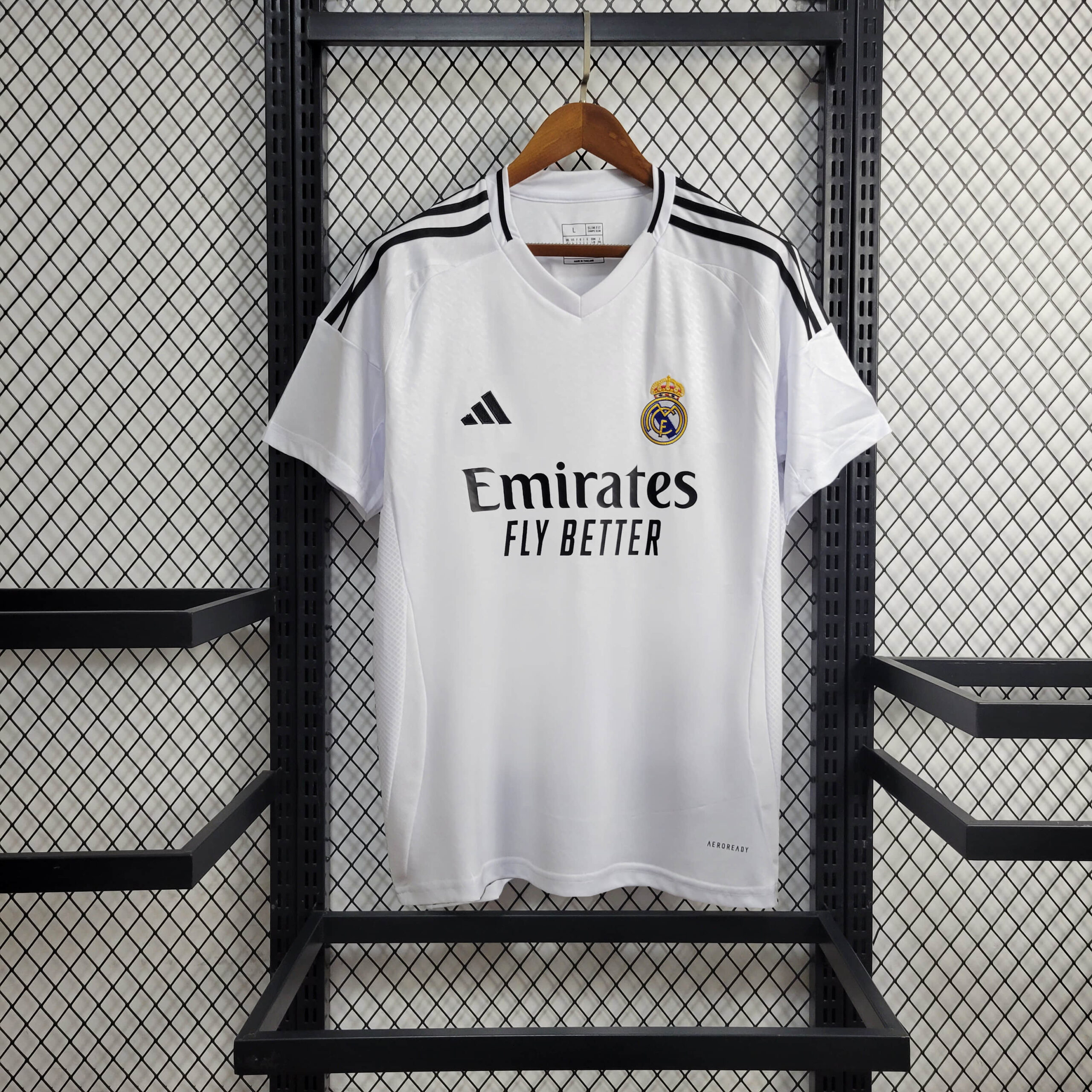 14a54eaa3ddbaaac5c456543f93e608e.jpeg 2024/2025 Real Madrid Home Football Shirt 1:1 Thai Quality - Image 1