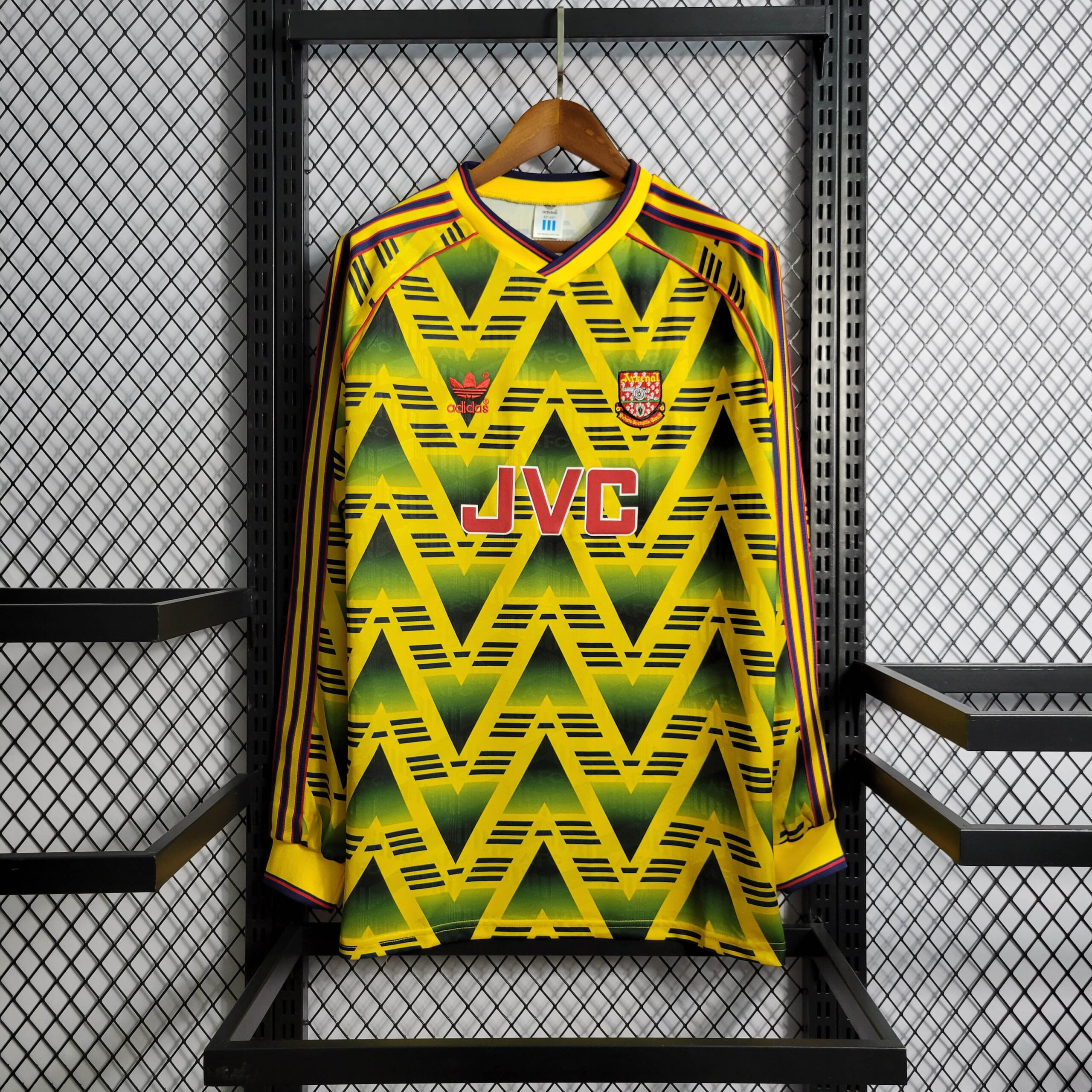 1975274cfe65cb95b3e9033e07d34d23.jpeg 1991/1993 Retro Long Sleeve Arsenal Away Football Shirt 1:1 Thai Quality - Image 1