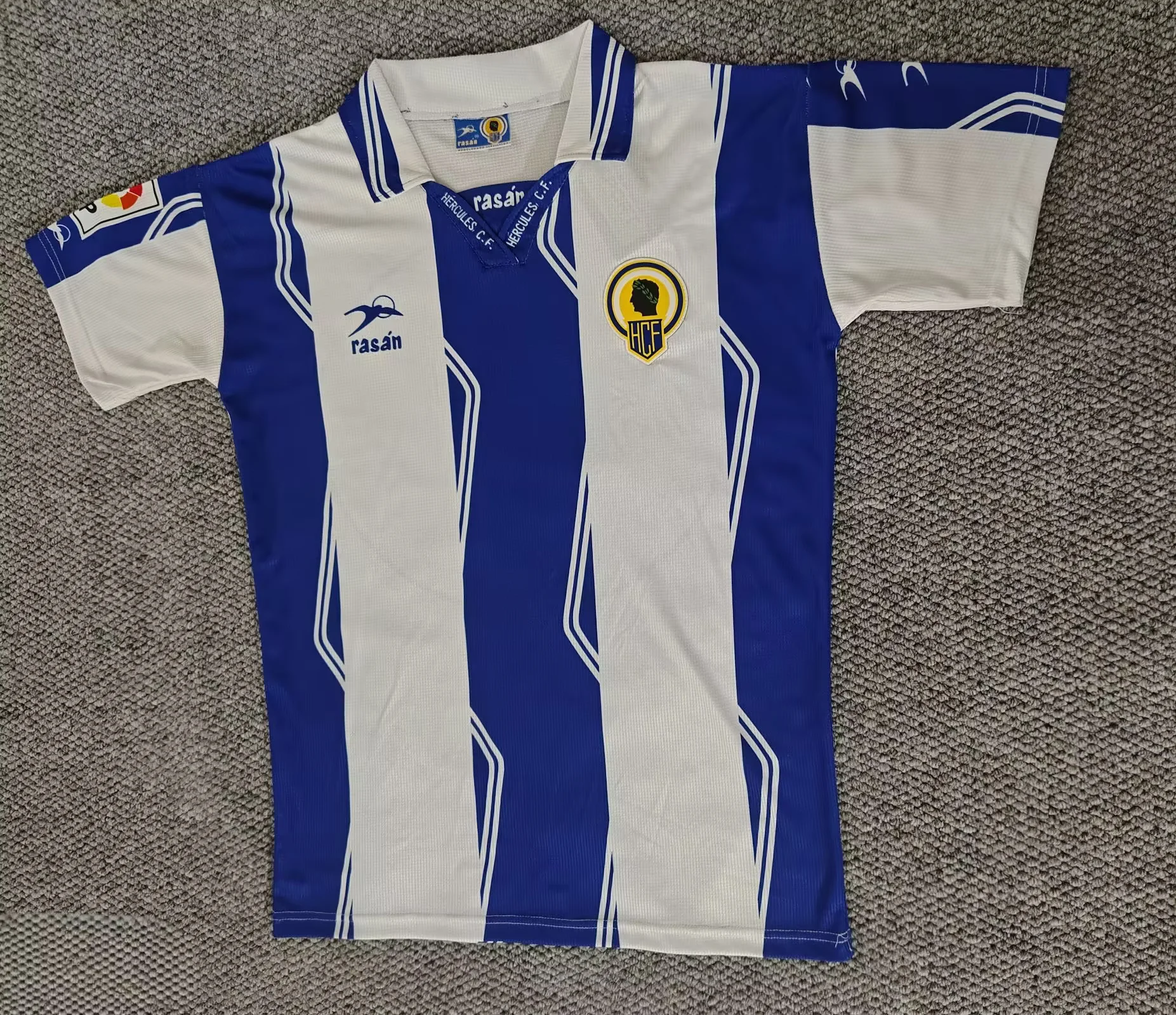 1a42ff5976a51a40f233fd99ce9a6d79.webp 1997/1998 Retro Hercules CF Home Football Shirt 1:1 Thai Quality - Image 1