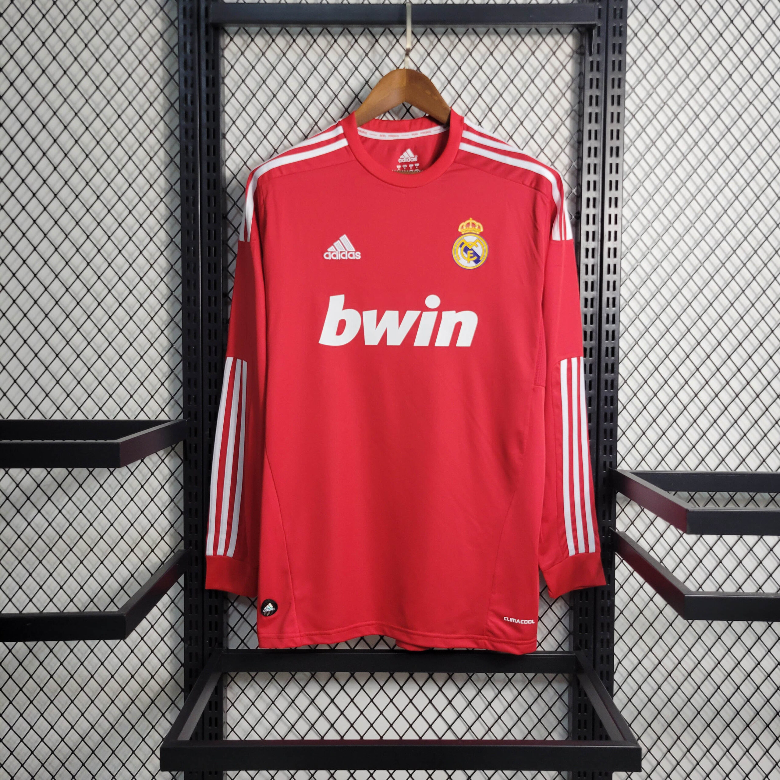 1c97764aee16c4129af48523d30b4660.jpeg 2011/2012 Retro Long Sleeve Real Madrid Third Away Football Shirt 1:1 Thai Quality - Image 1