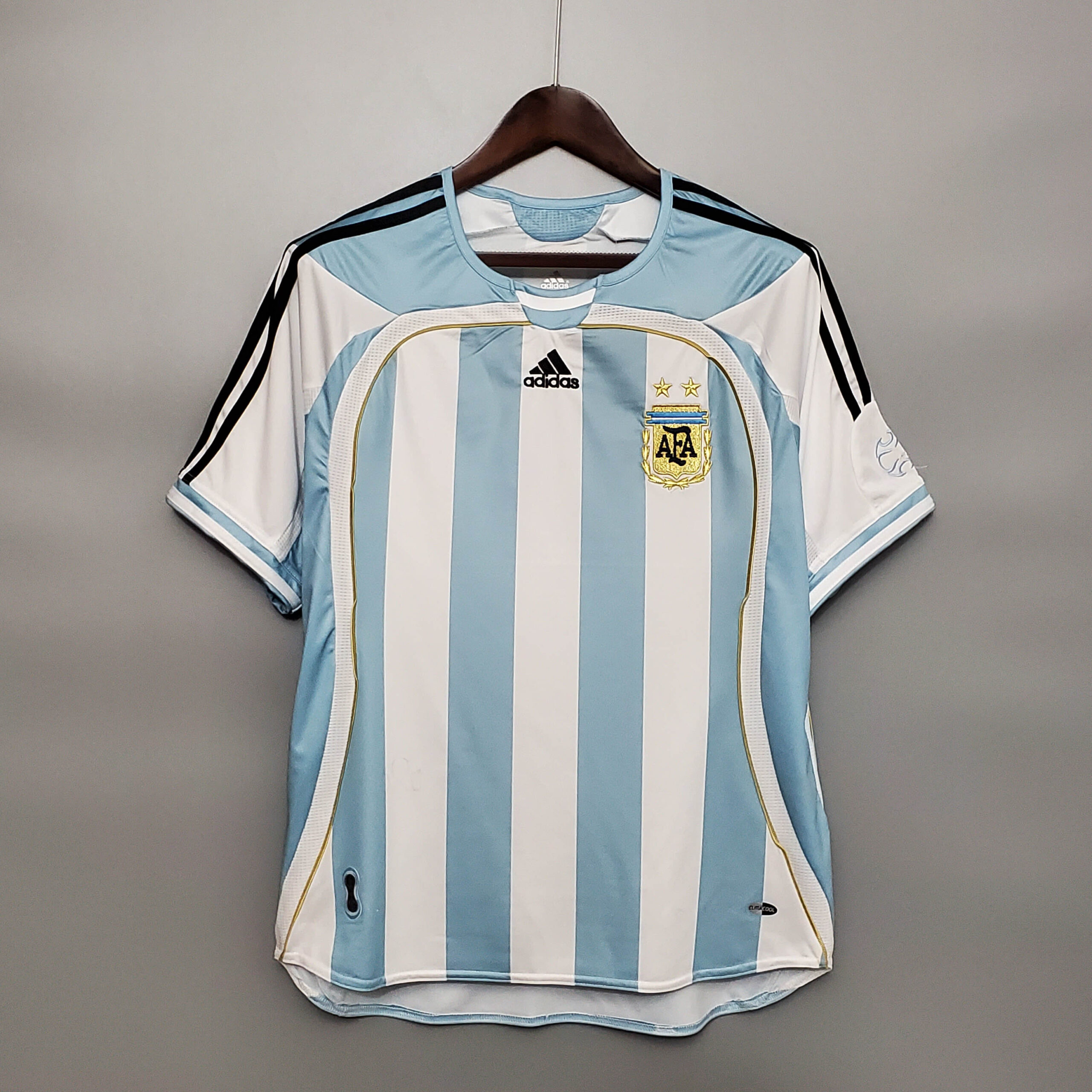 1dfeb05be5a80853ee0ad288f26abb5e.jpeg 2006 Retro Argentina Home Football Shirt 1:1 Thai Quality - Image 1