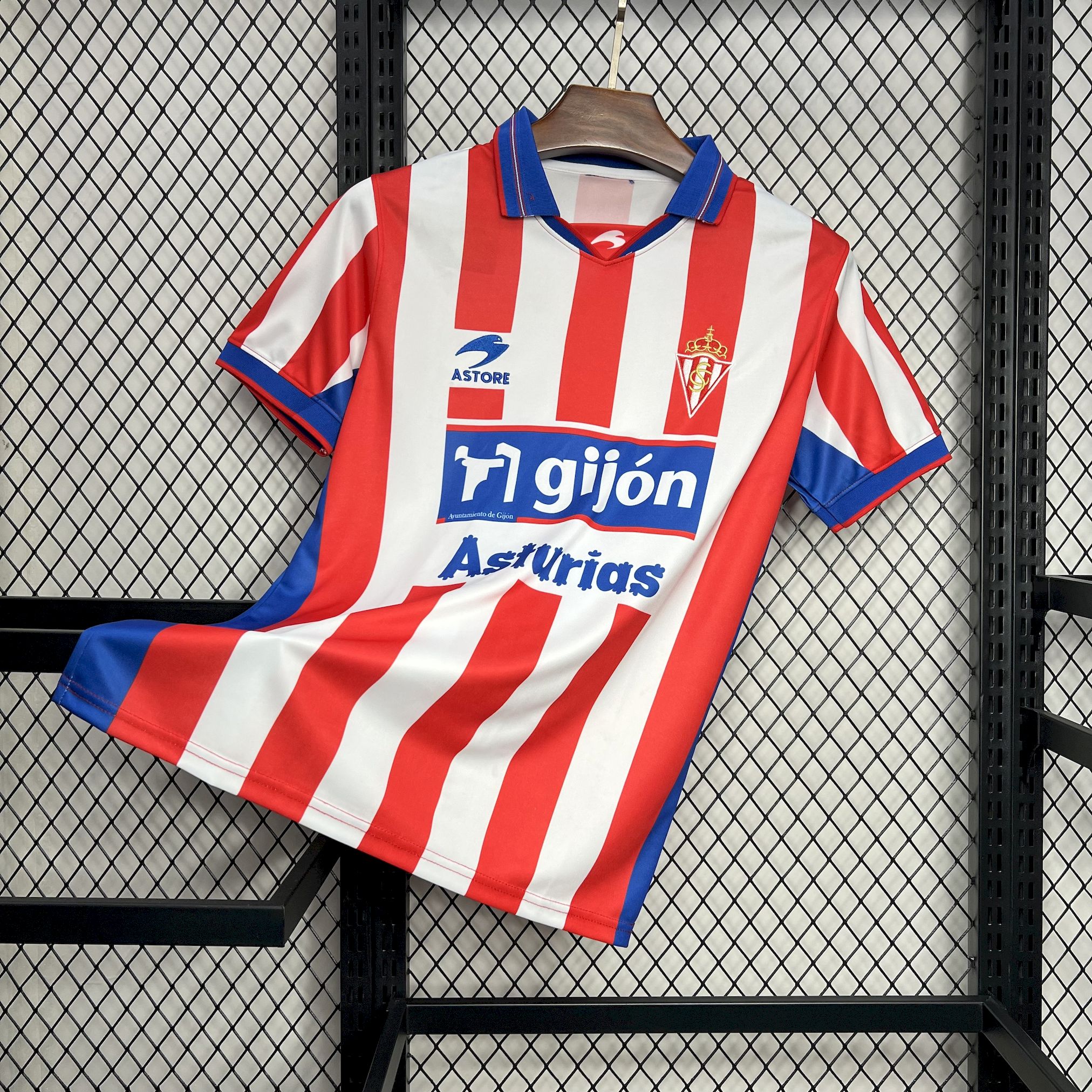 1ed24935eb21d469f6370352a12ec807.jpg 2001/2002 Retro Sporting de Gijon Home Football Shirt 1:1 Thai Quality - Image 1