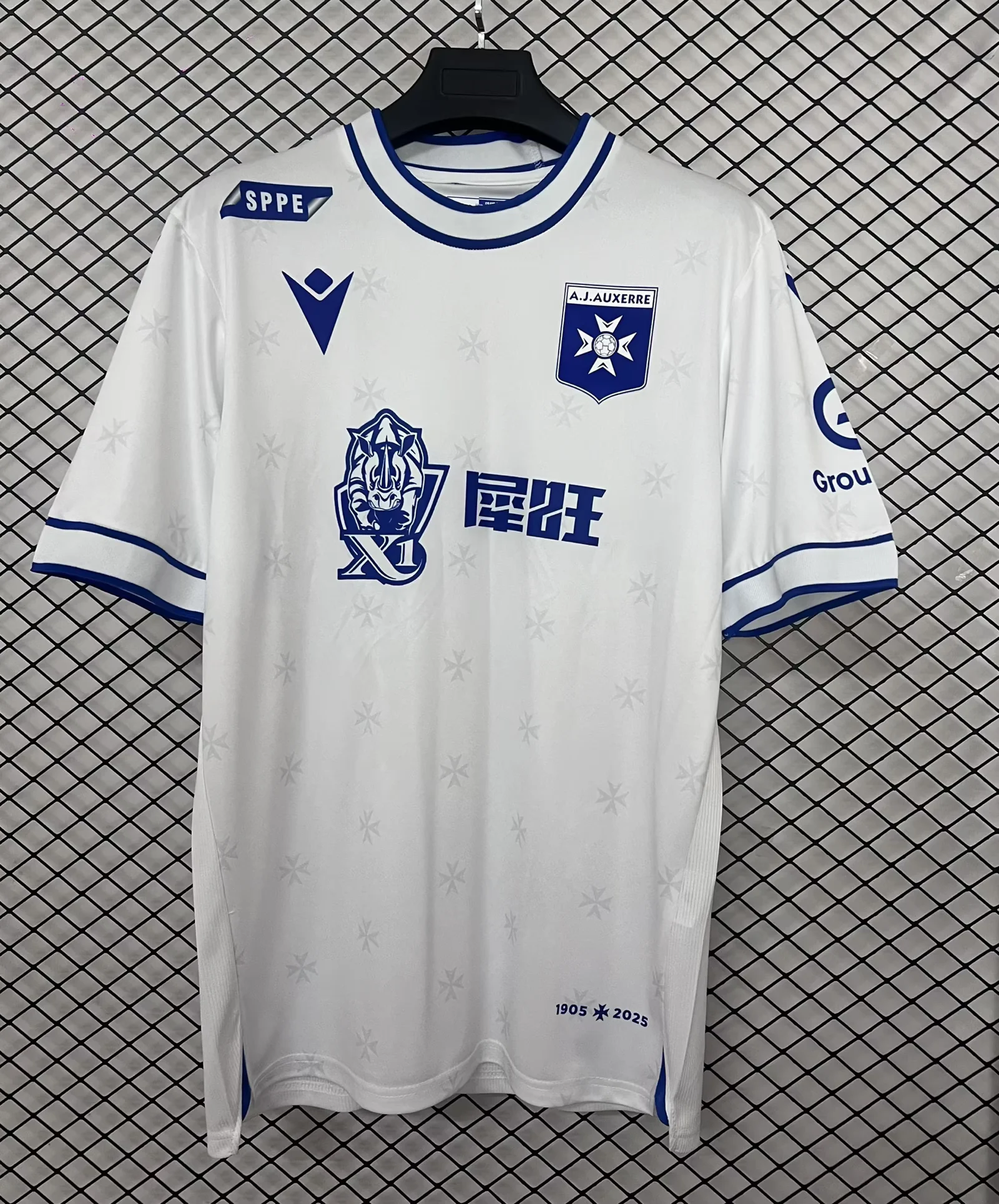1f1c43cfdd17c89f35418175956d792c.webp 2025/2026 AJ Auxerre Home Football Shirt 1:1 Thai Quality - Image 1