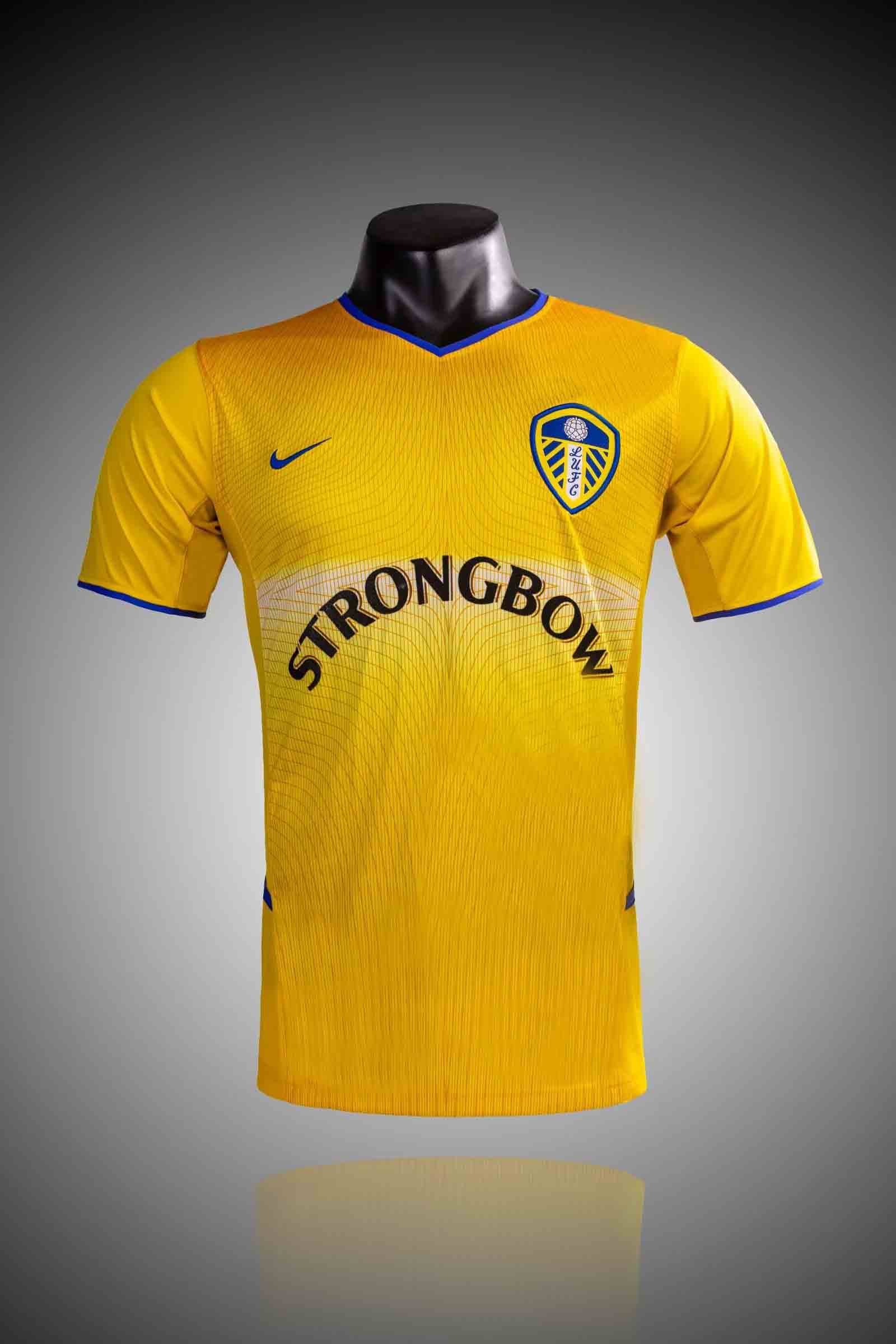 203e5d79ea289d5c66b5427165ded31a.jpg 2002/2003 Retro Leeds United Third Away Football Shirt 1:1 Thai Quality - Image 1