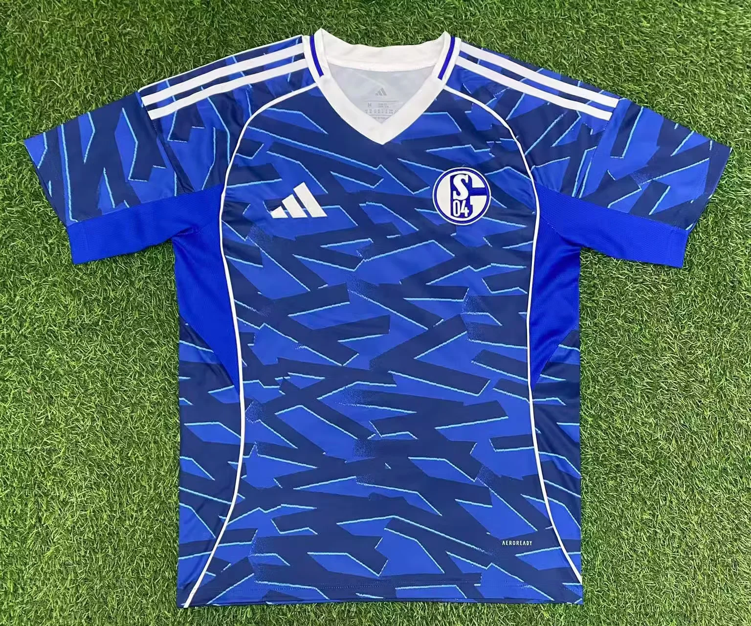 238fec60863249713f9d3495c24777f4.webp 2025/2026 Schalke 04 Home Football Shirt 1:1 Thai Quality - Image 1