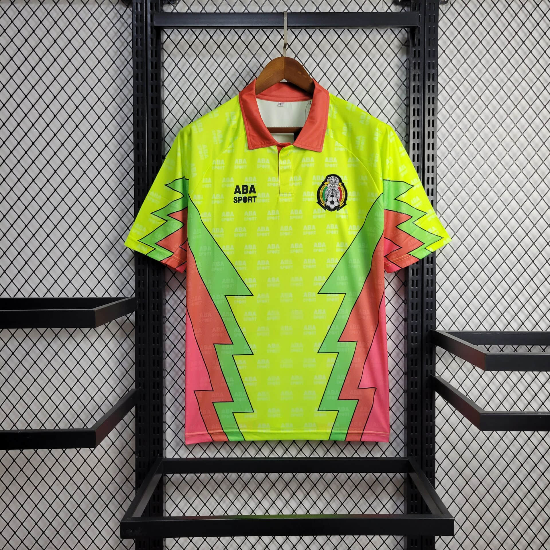 24a81cc61aba6ec918c634db1a8ba82d.jpg Retro Mexico Goalkeeper Football Shirt 1:1 Thai Quality - Image 1