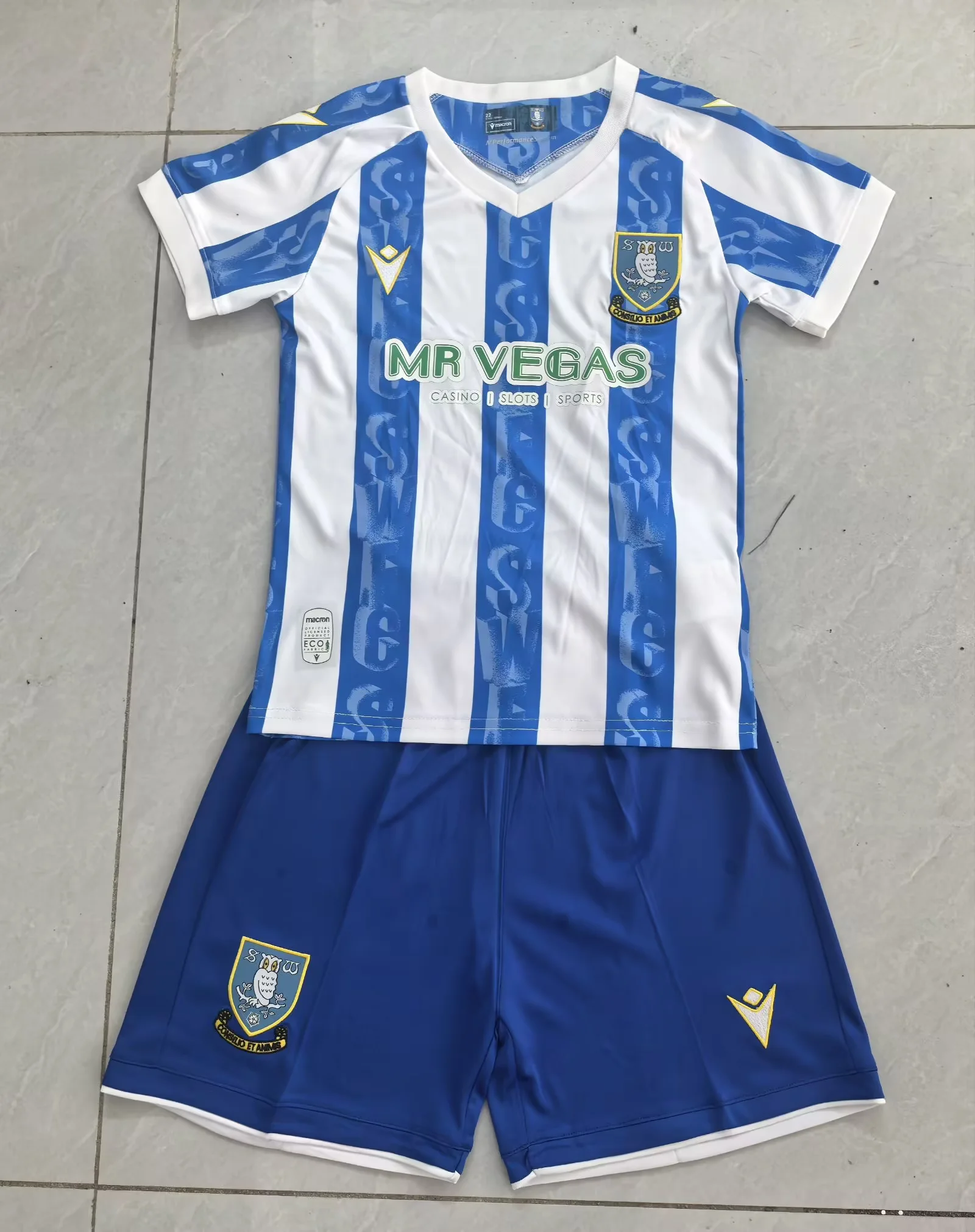 278d715370bb26fea67234e5325dc7bf.webp 2025/2026 Sheffield Wednesday Home Football Shirt Kids Size 1:1 Thai Quality - Image 1