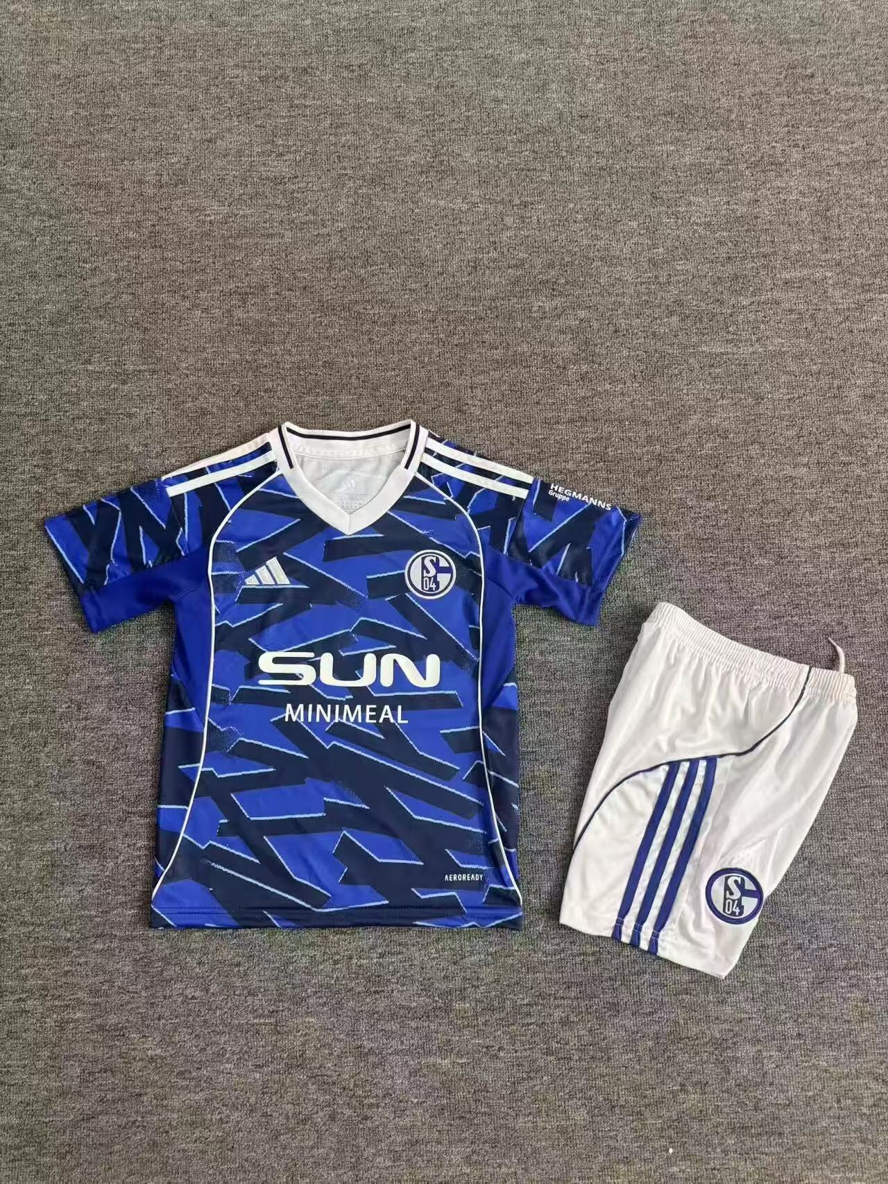 27ebdfab12aedbb700d4cefcaeefe4e7.jpg 2025/2026 Schalke 04 Home Football Shirt Kids Size 1:1 Thai Quality - Image 1