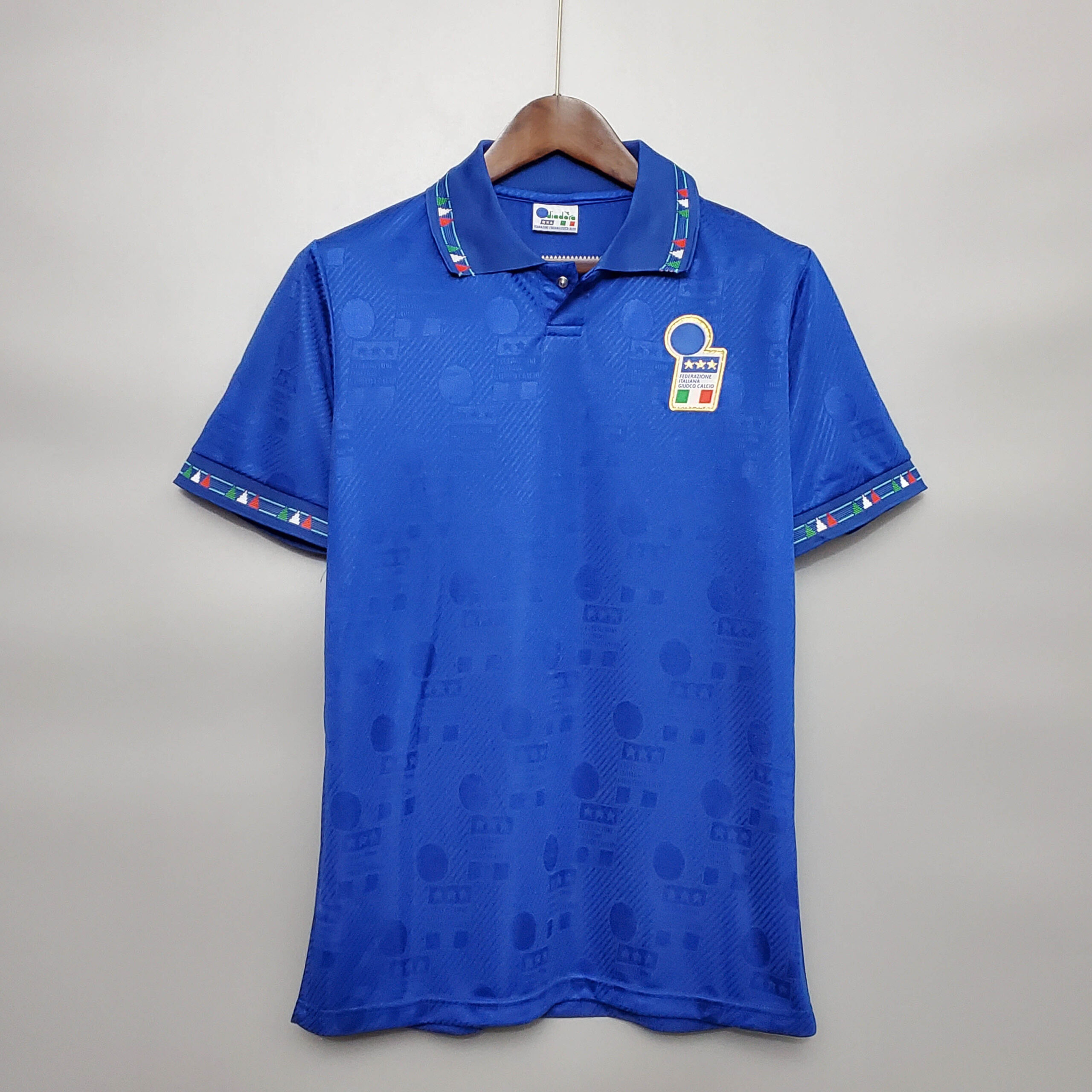 2bc1c0f4cde131c3ef1d2576304df1d6.jpeg 1994 Retro Italy Home Football Shirt 1:1 Thai Quality - Image 1