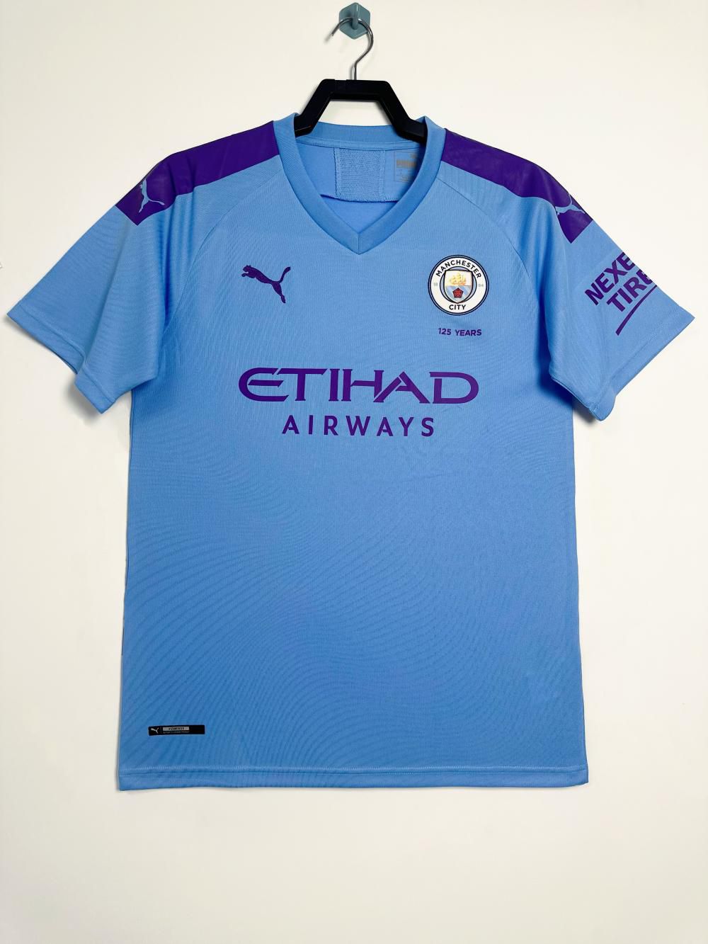2c3fb43f50ed43192d1fee81933495a1.jpeg 2019/2000 Manchester City Home Football Shirt 1:1 Thai Quality - Image 1