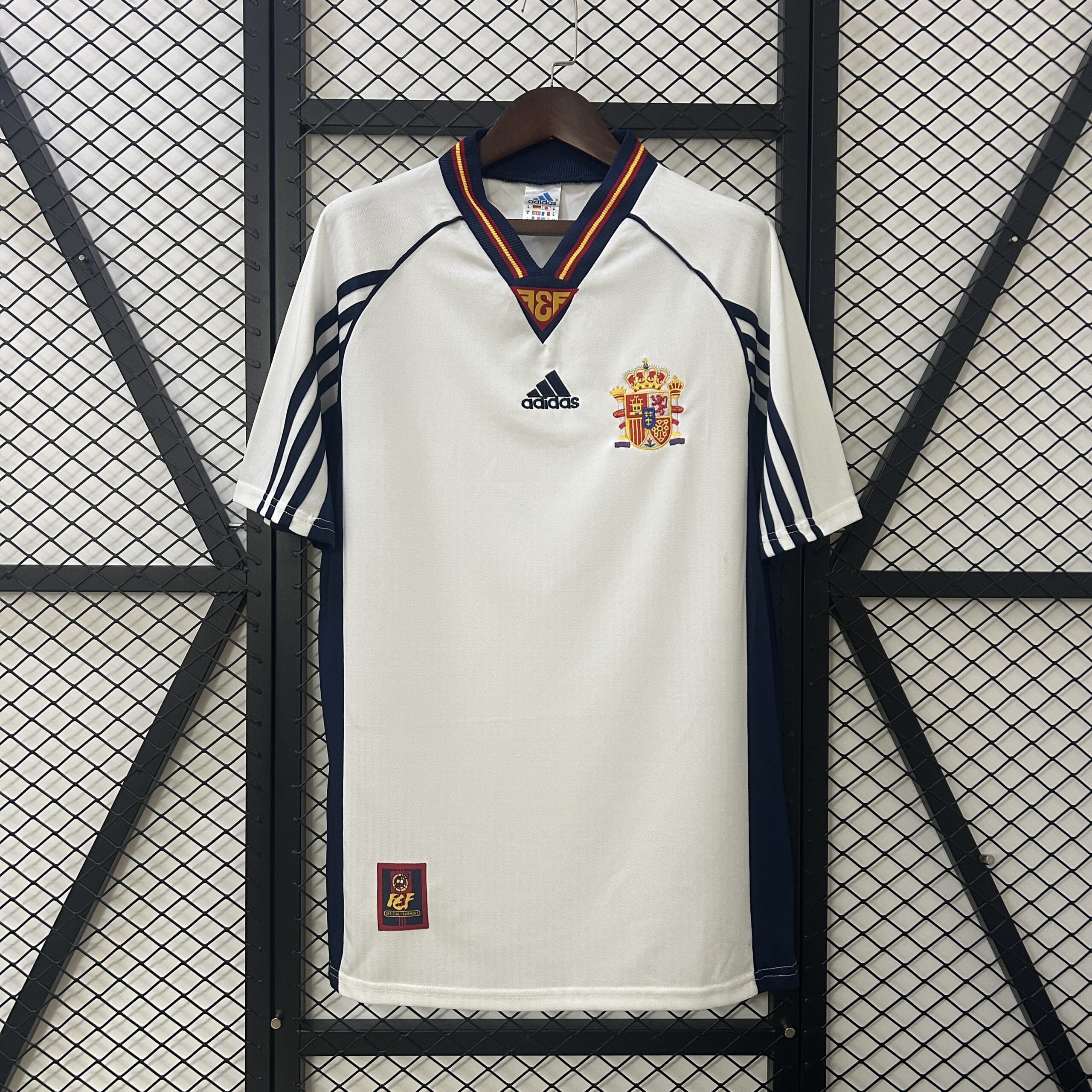 2f20dde413917c7f5d398b6b937c4688.jpg 1998 Retro Spain Away Football Shirt 1:1 Thai Quality - Image 1