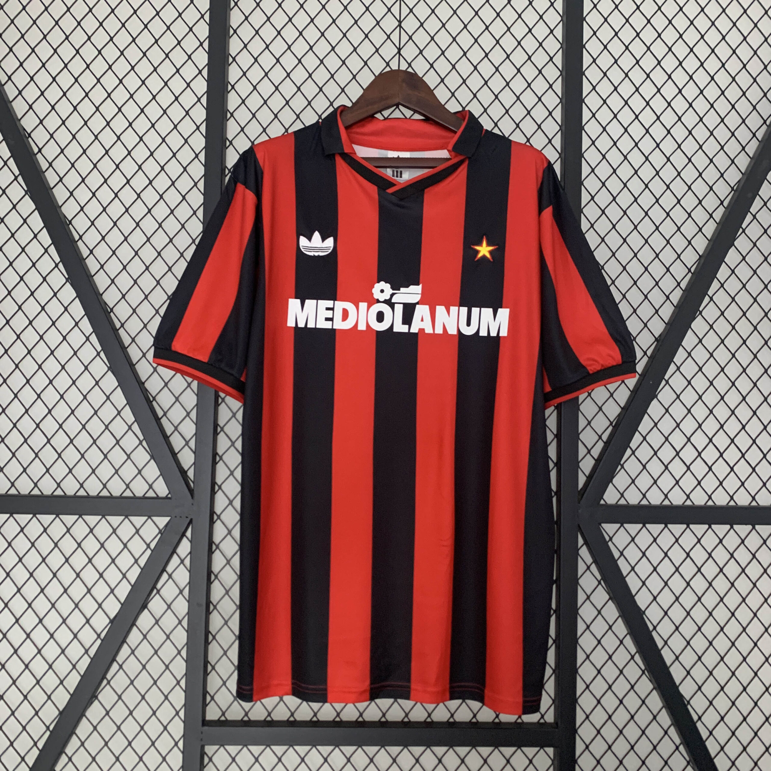 2f619e566bc4c433598e11a7f292c01e.jpeg 1990/1991 Retro AC Milan Home Football Shirt 1:1 Thai Quality - Image 1