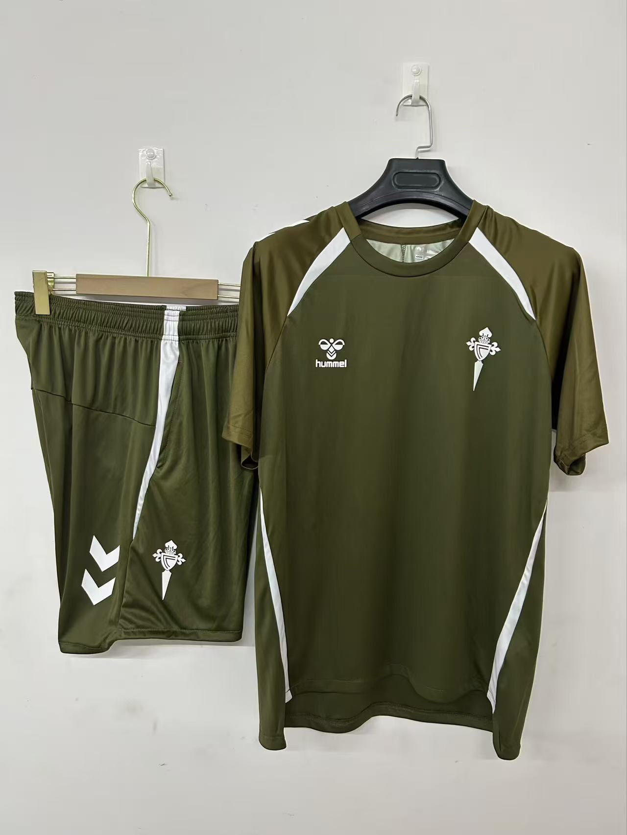 322e4ea52f907423305be2b9ab0ef3e5.jpg 2025/26 Celta Training suit Football 1:1 Thai Quality - Image 1