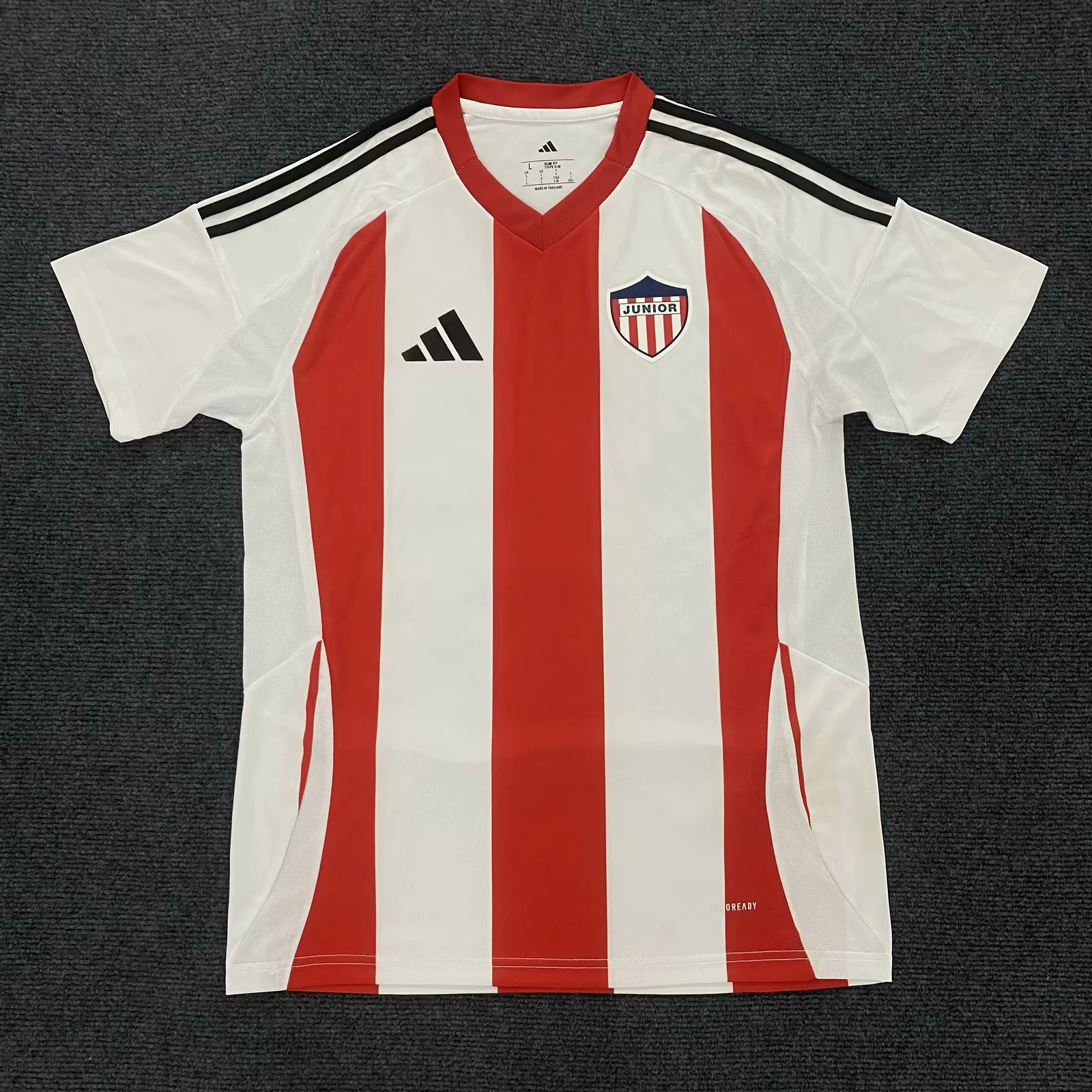 33ecaec8e5a71e4abb37afe0f4b379b5.webp 2025/2026 Club Junior FC Home Football Shirt 1:1 Thai Quality - Image 1