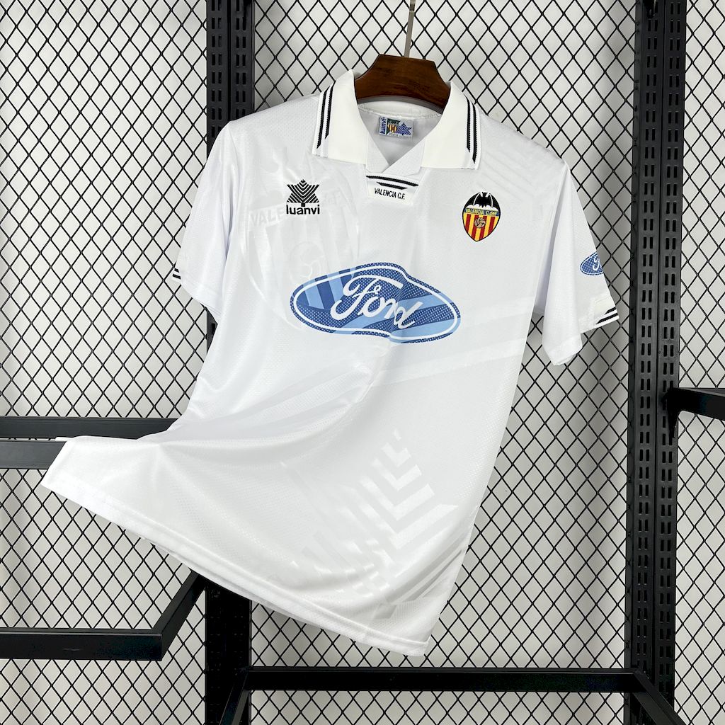 34bedd2f4cb87e95606087c44ef71a42.jpg 1999/2000 Retro Valencia Home Football Shirt 1:1 Thai Quality - Image 1