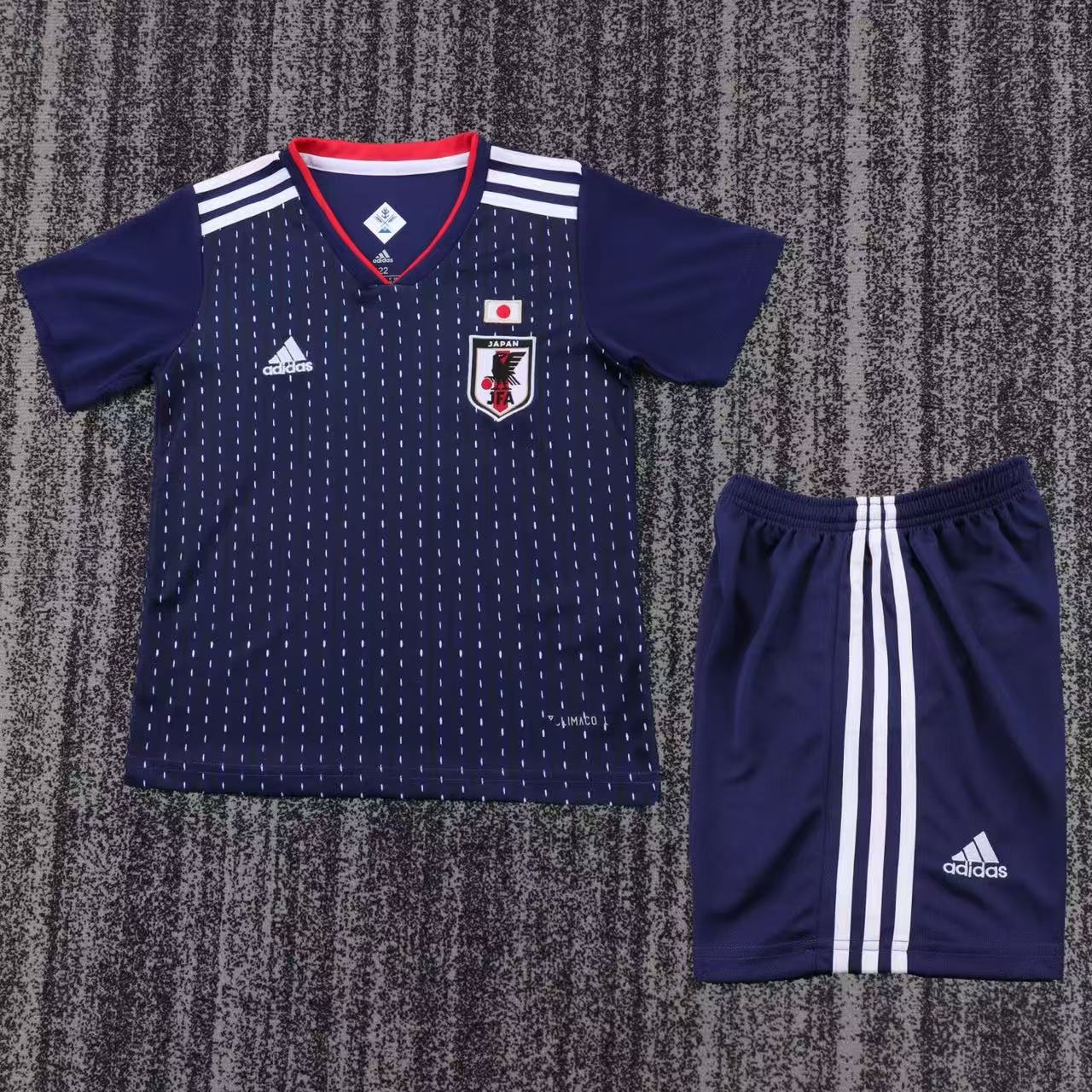 355d70971b78fae50eeefd73b203d4c4.jpg 2018 Japan Home Football Shirt Kids Size 1:1 Thai Quality - Image 1
