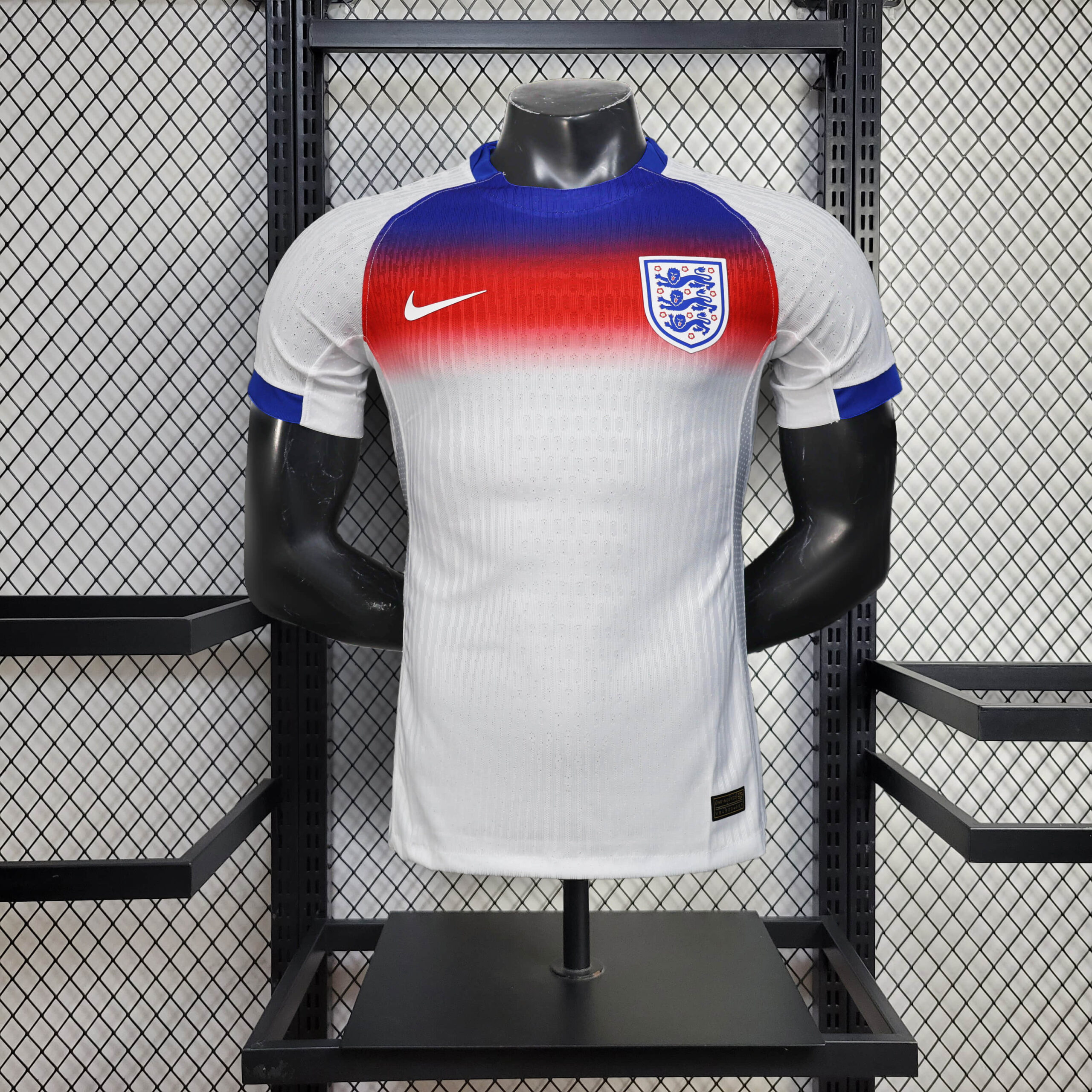 37c01a020539d9fb6880e0aec52127f9.jpg 2025 Player Version England Home Football Shirt 1:1 Thai Quality - Image 1
