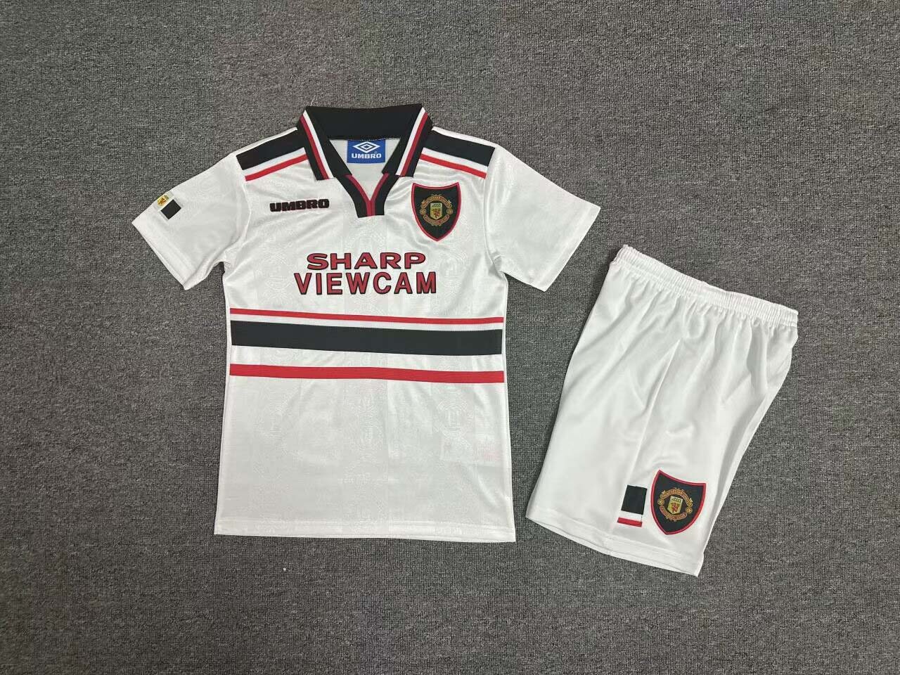 38513c4c1408ff085fa920faec66cd03.jpg 1998/1999 Retro Manchester United Away Football Shirt Kids Size 1:1 Thai Quality - Image 1