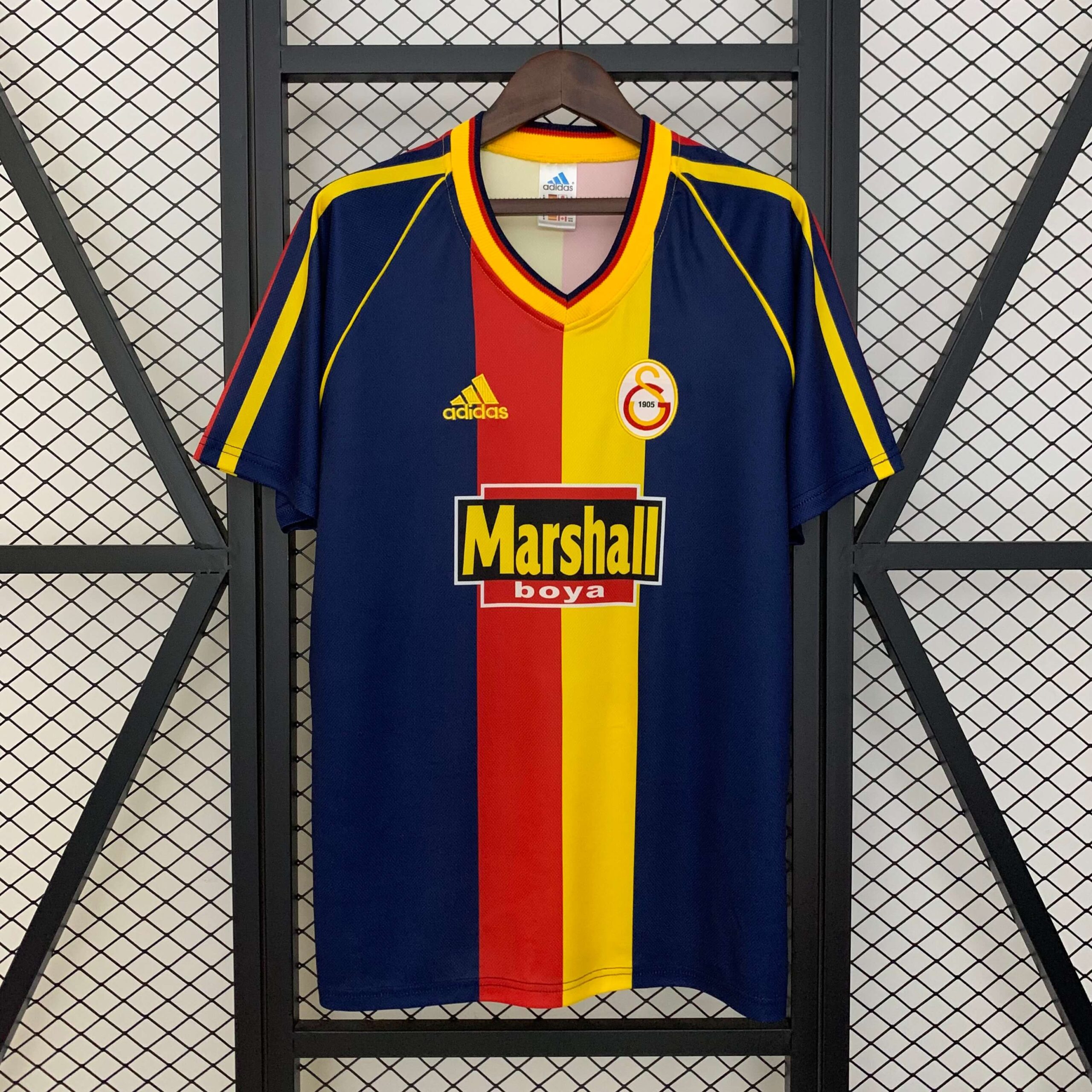 3f42720bf8a301f995b26b4b4565ca08.jpg 1998/1999 Retro Galatasaray Third Away Football Shirt 1:1 Thai Quality - Image 1