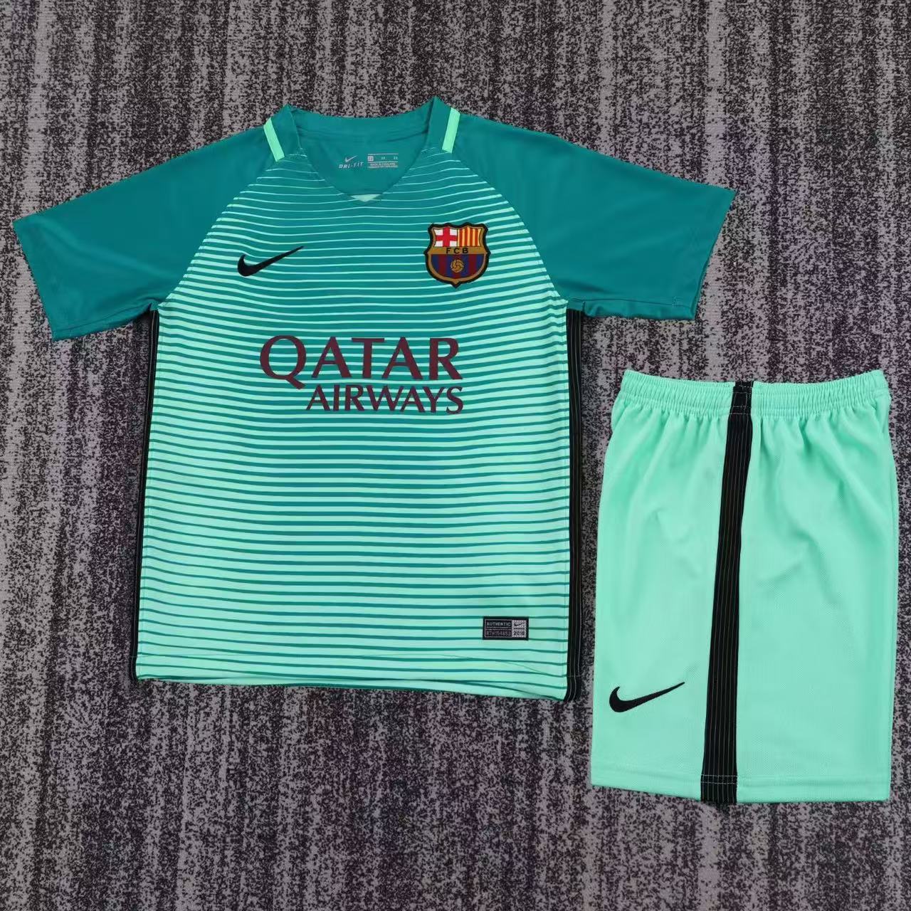440c39a275e8b38b2f1c92f5eebfa1a7.jpg 2016/17 Barcelona Third Football Shirt Kids Size 1:1 Thai Quality - Image 1