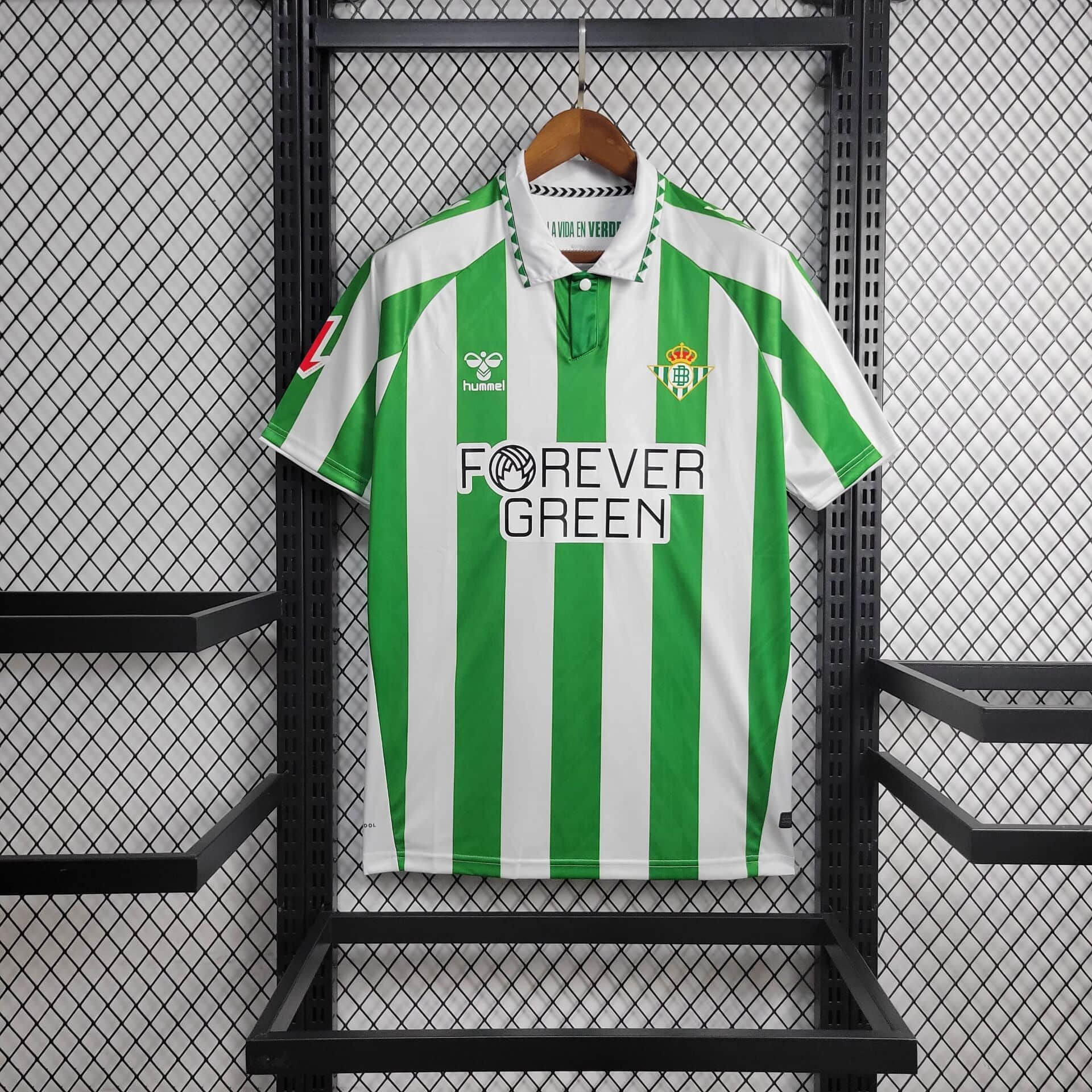 4580811370a127e7c7276b505f7085a2.jpg 2024/2025 Real Betis Home Football Shirt 1:1 Thai Quality - Image 1
