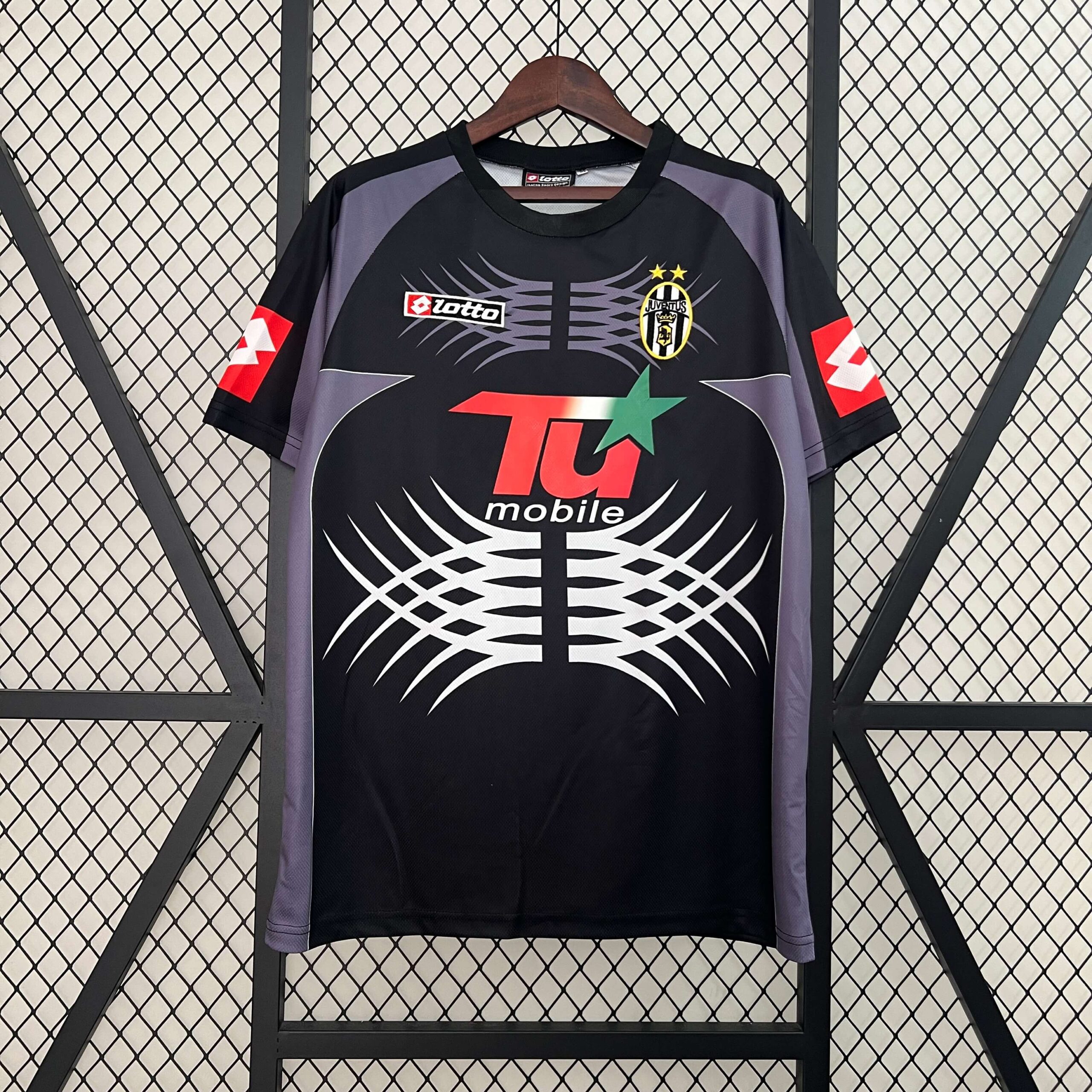 4ba1377b86941b77af8eda84ba120241.jpg 2001/2002 Retro Juventus Goalkeeper Football Shirt 1:1 Thai Quality - Image 1