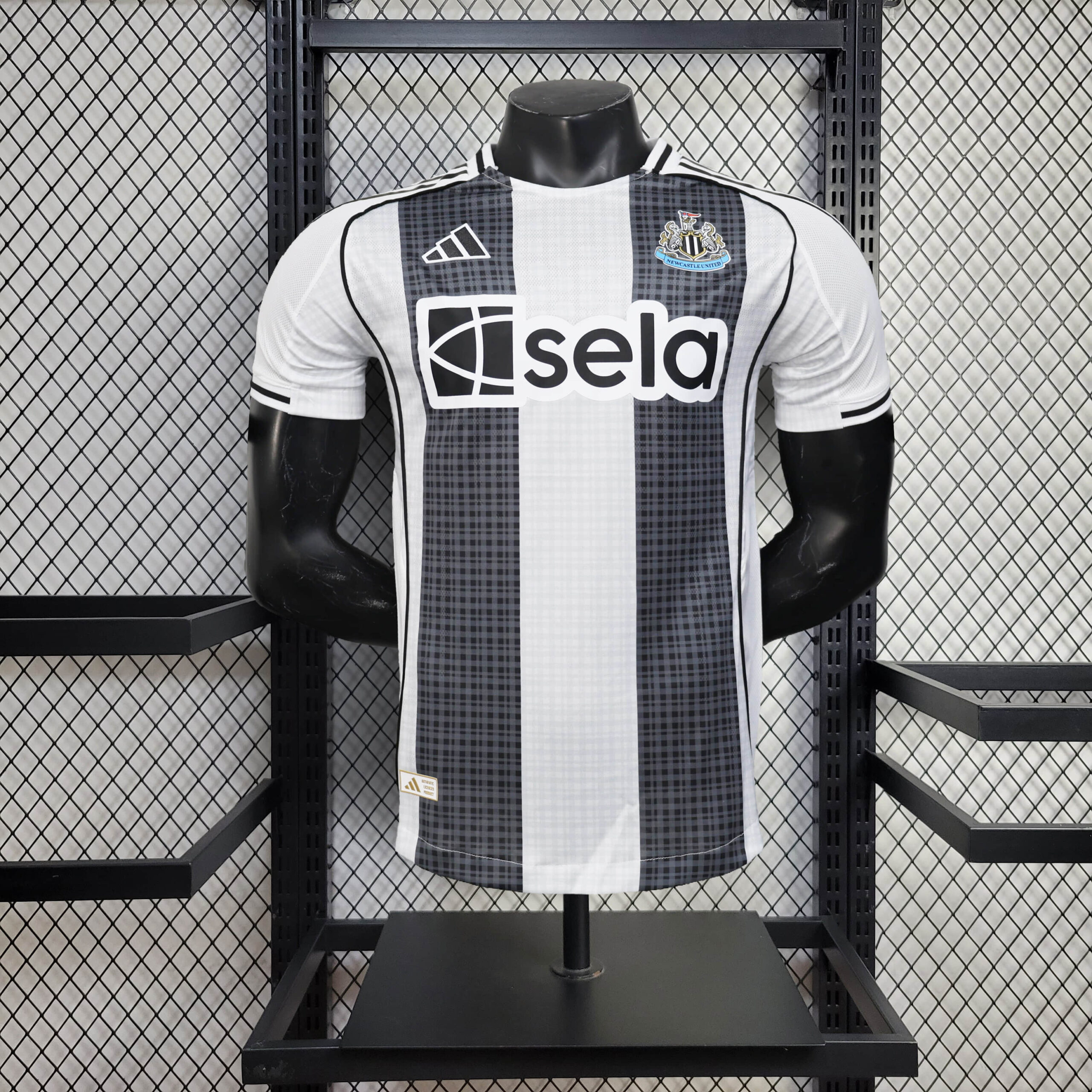 4d1fa55ef49397c274531ab84ccca650.jpg 2025/2026 Player Version Newcastle United Home Football Shirt 1:1 Thai Quality - Image 1
