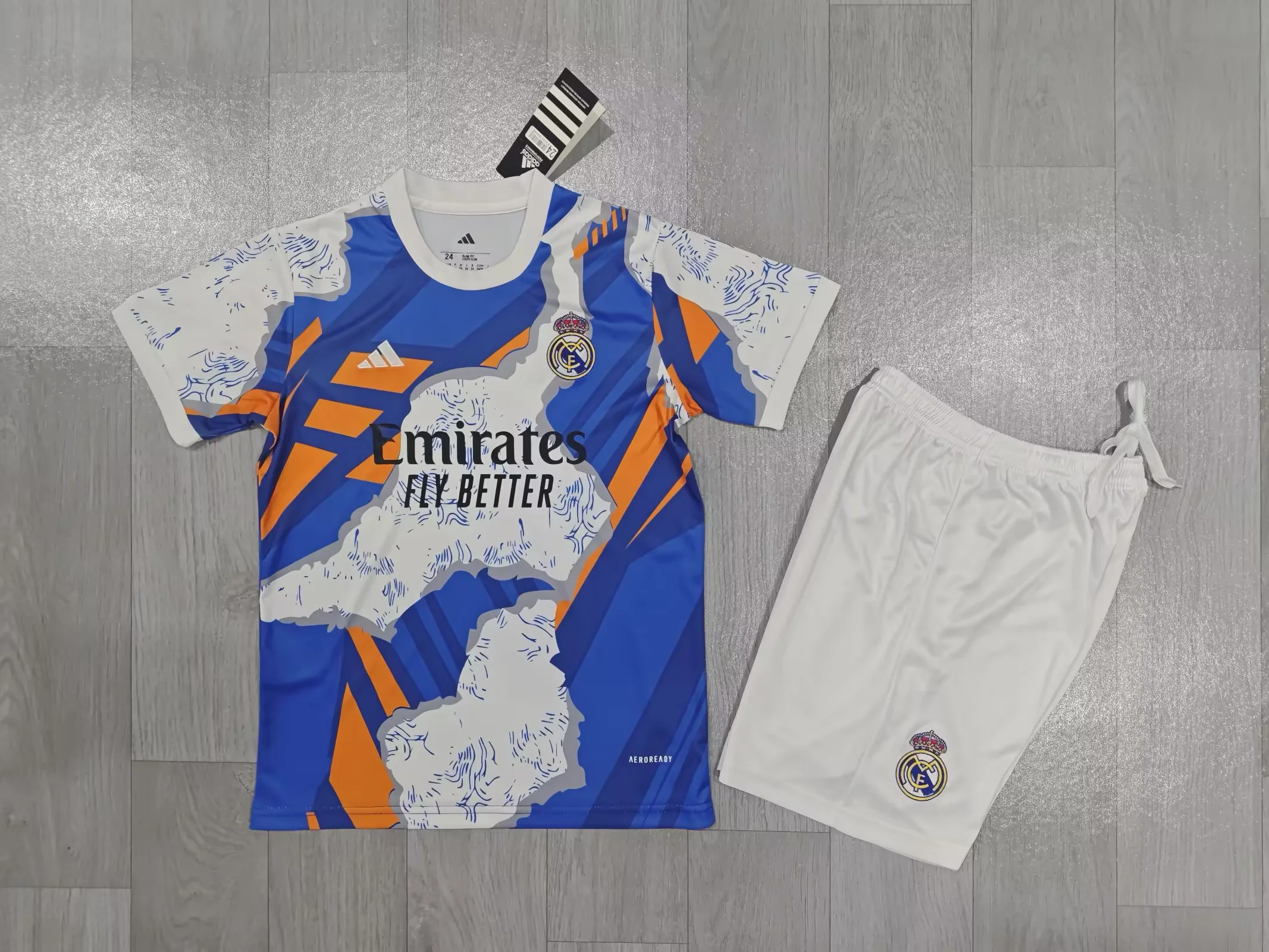 4fd052ca8e47ea546d762dfe1e7660c2.webp 2025/2026 Real Madrid Special Edition Football Shirt Kids Size 1:1 Thai Quality - Image 1
