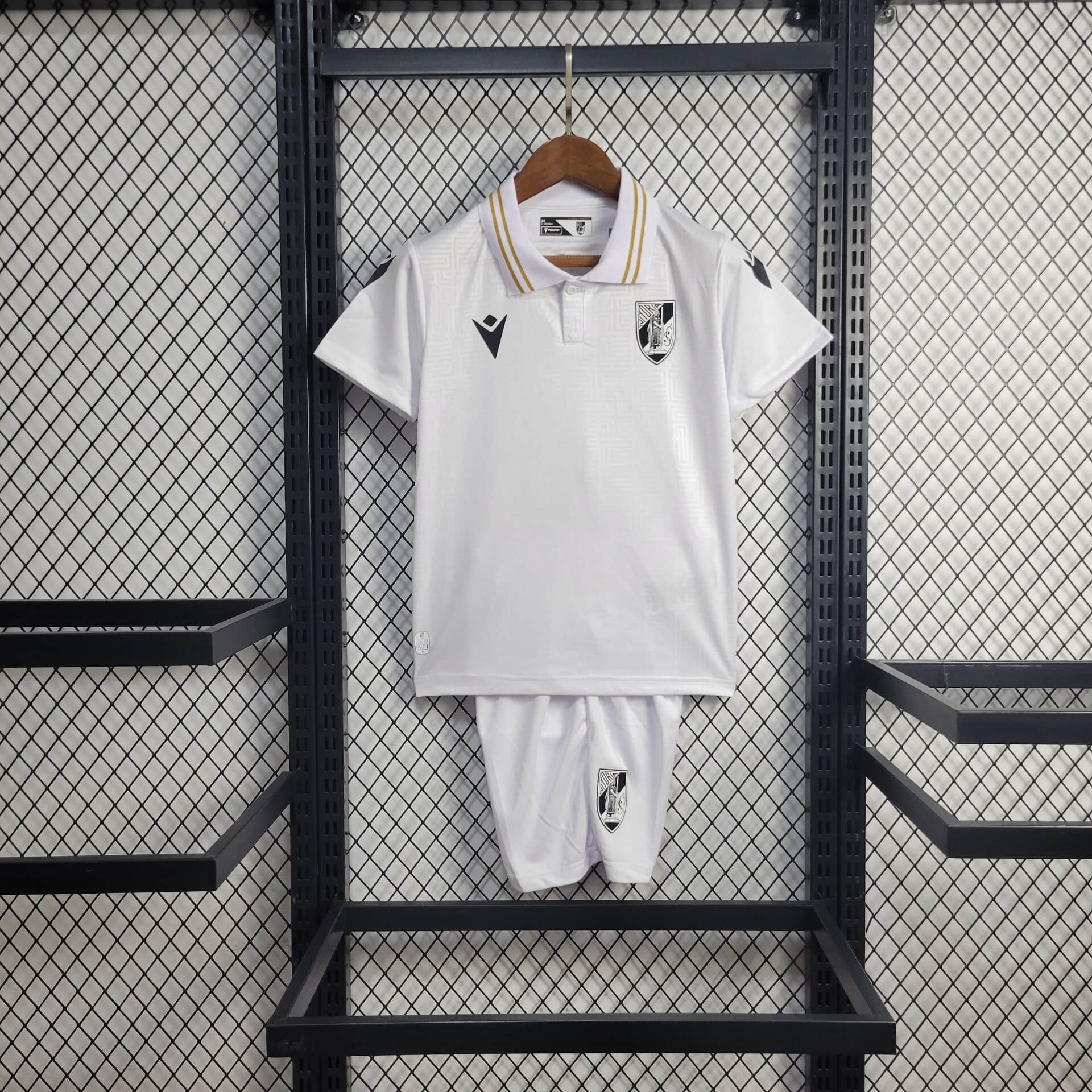 516637005f8fa8e82f5e42239852c9ff.jpg 2024/2025 Vitoria Guimaraes Home Football Shirt Kids Size 1:1 Thai Quality - Image 1