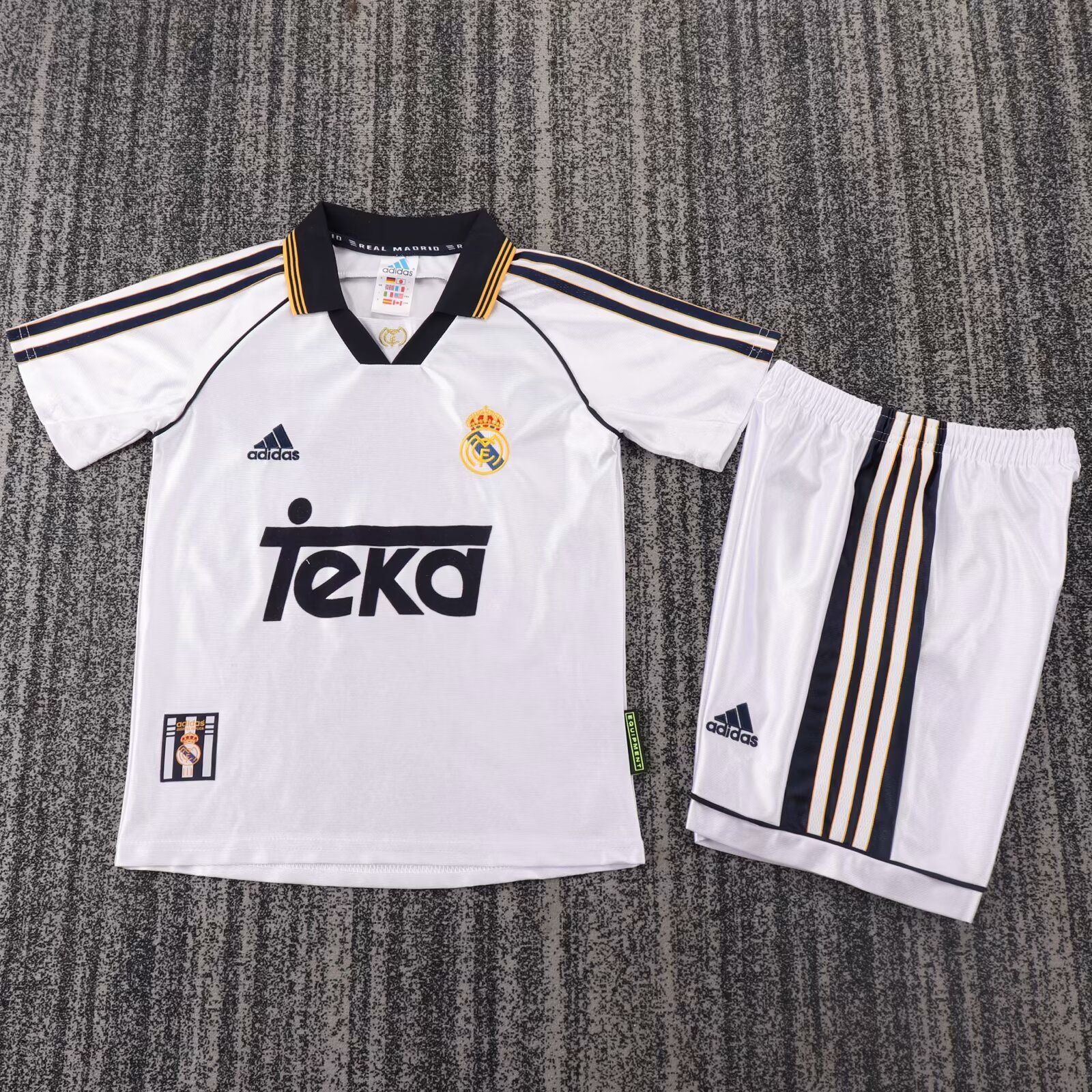 53a0a753f2348c6a2882aad5f46ce9f6.jpg 1998/2000 Retro Real Madrid Home Football Shirt Kids Size 1:1 Thai Quality - Image 1