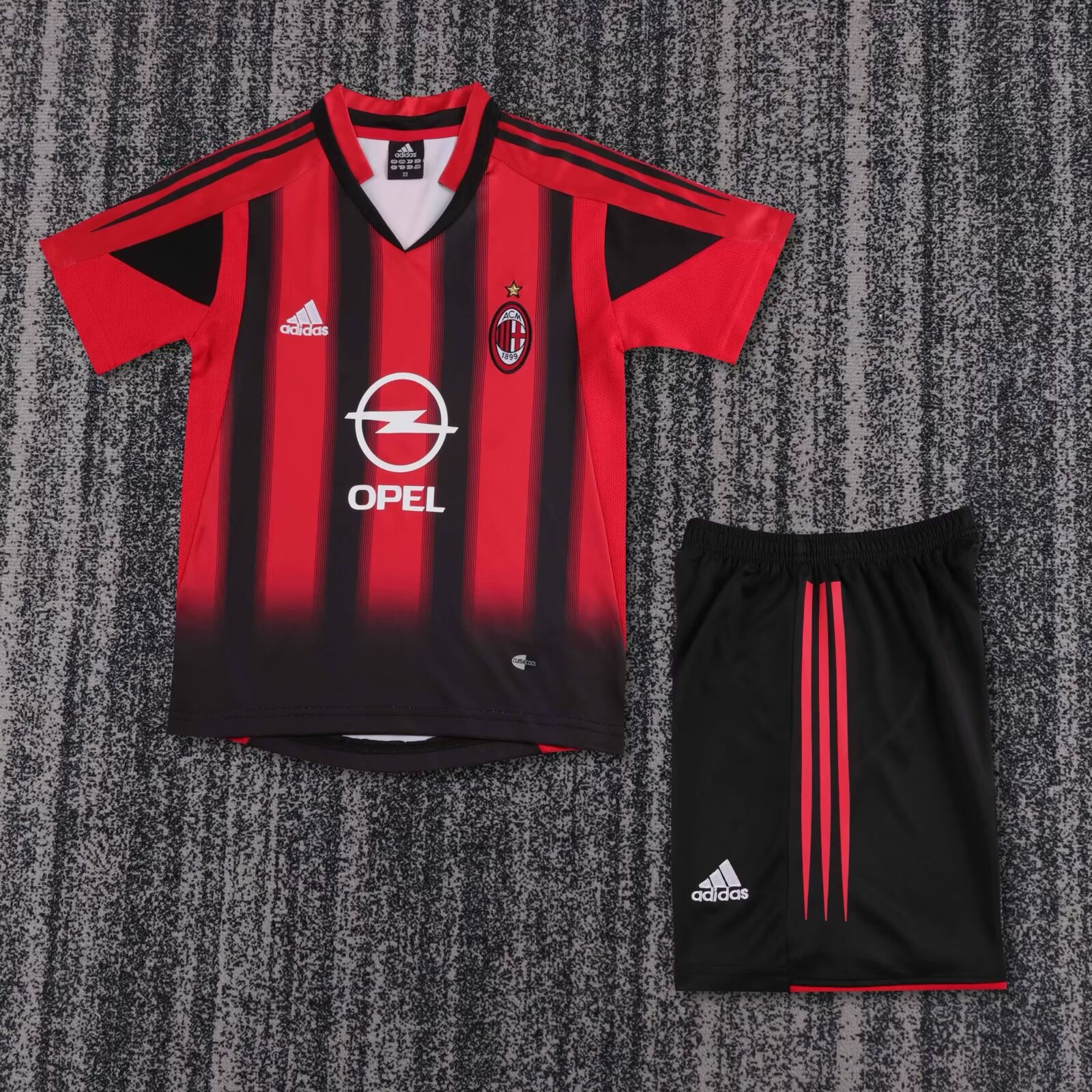 53bc3ffd73311c05c31cb54ef0e24974.jpg 2004/2005 Retro AC Milan Home Football Shirt Kids Size 1:1 Thai Quality - Image 1