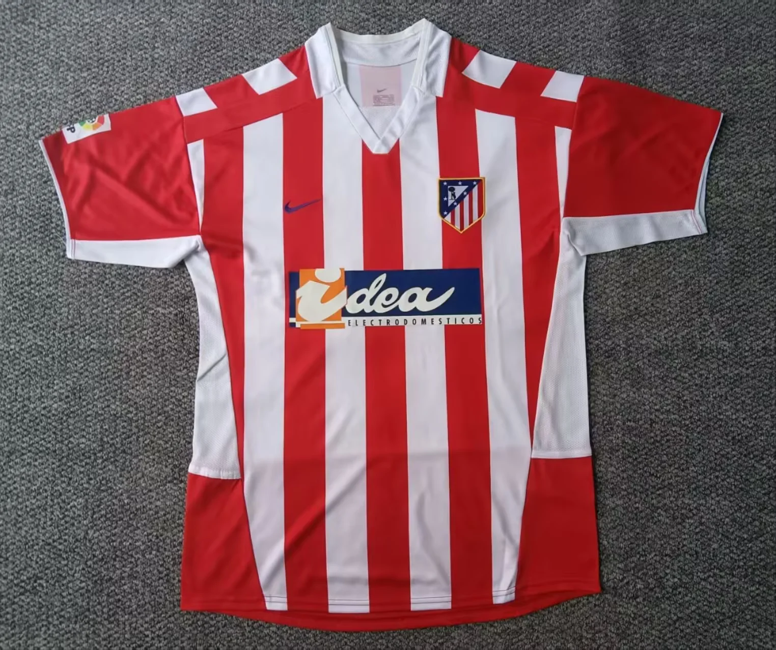 568224728a6d42ff8ed97d90e700e265.webp 2002/2003 Retro Atletico Madrid Home Football Shirt 1:1 Thai Quality - Image 1