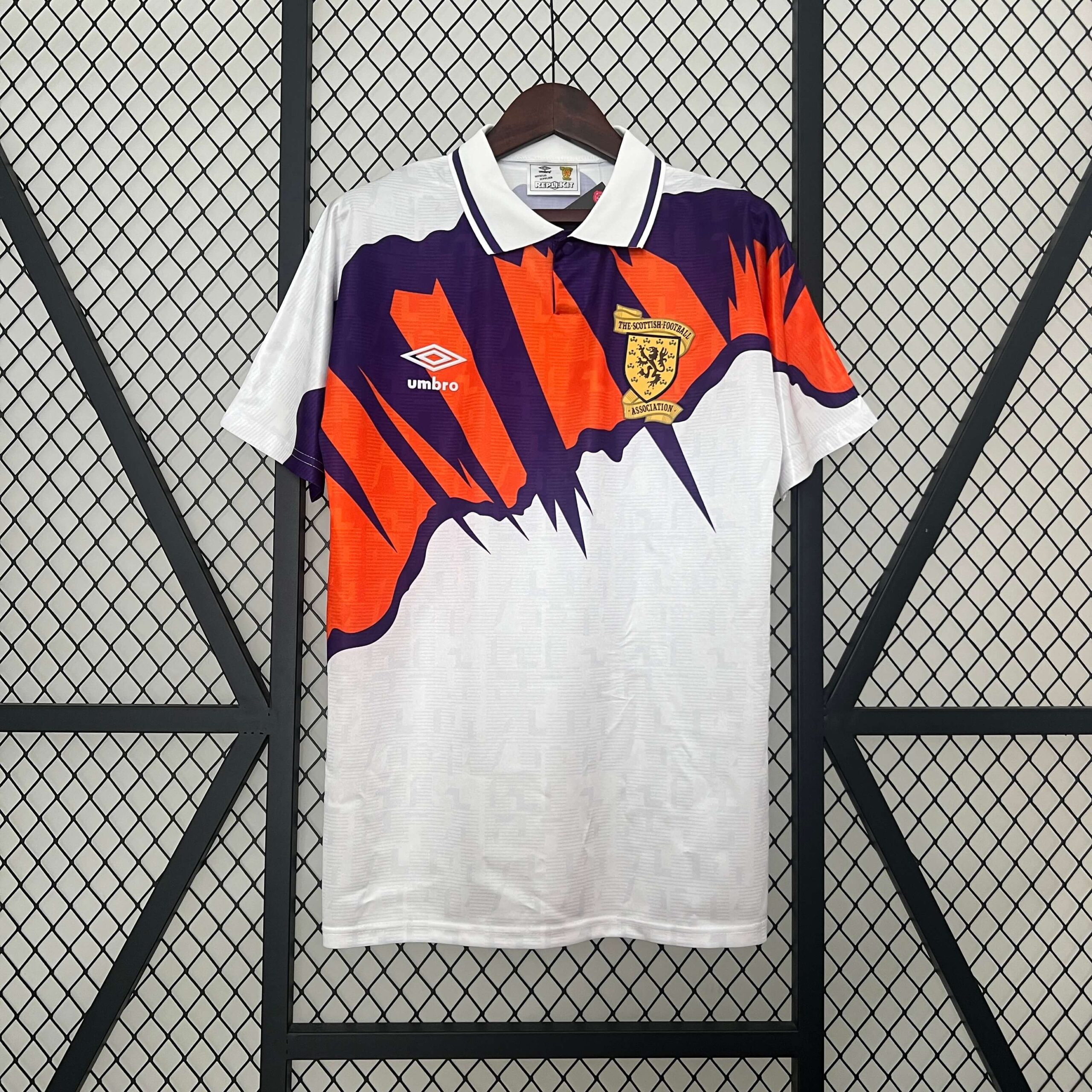 57c4ccaa604ddc5f909c18ee1aeea380.jpg 1992 Retro Scotland Away Football Shirt 1:1 Thai Quality - Image 1