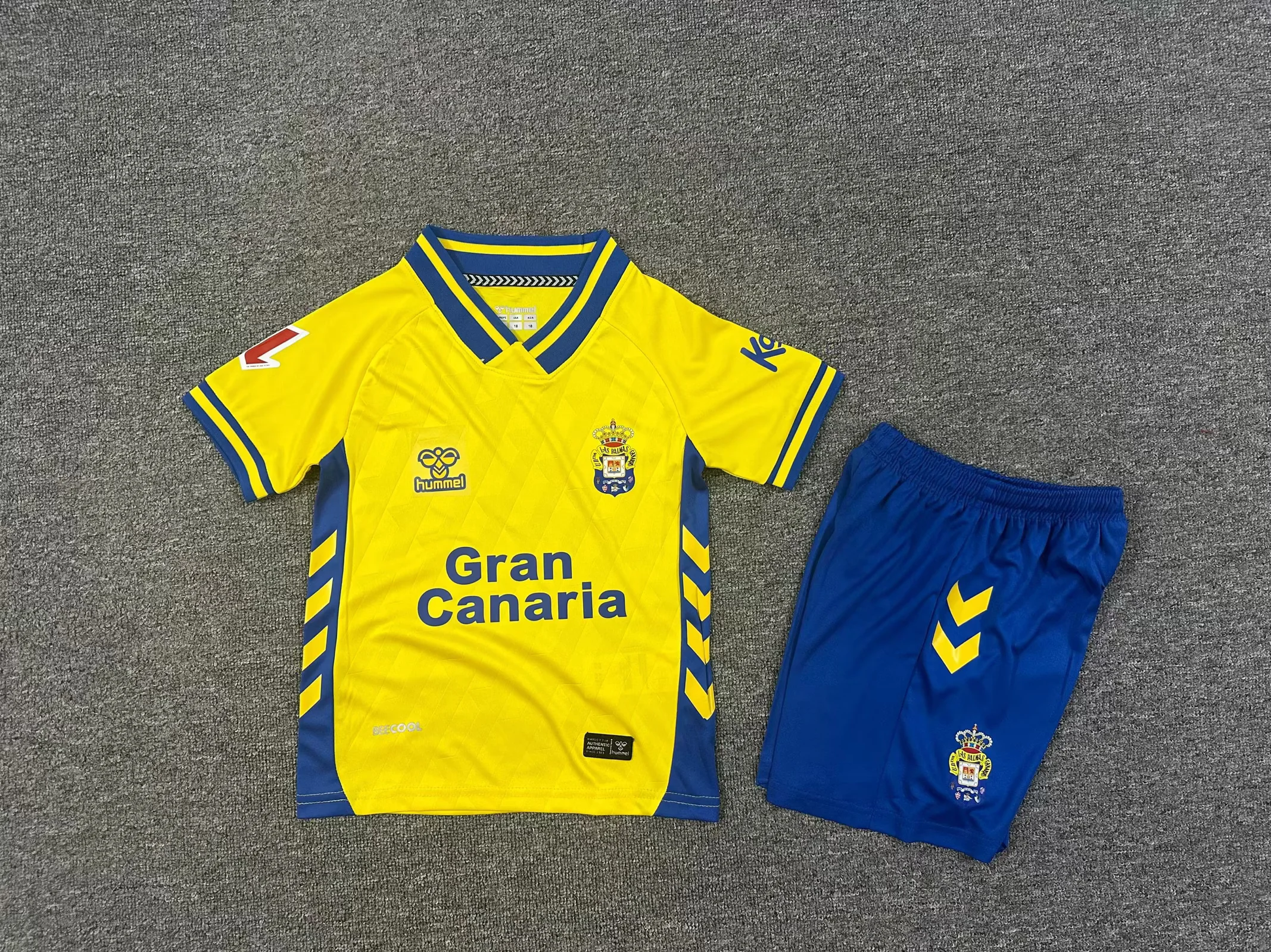 59b7ee90ddf9b31eebe5827be48aff9b.webp 2025/2026 Las Palmas Home Football Shirt Kids Size 1:1 Thai Quality - Image 1