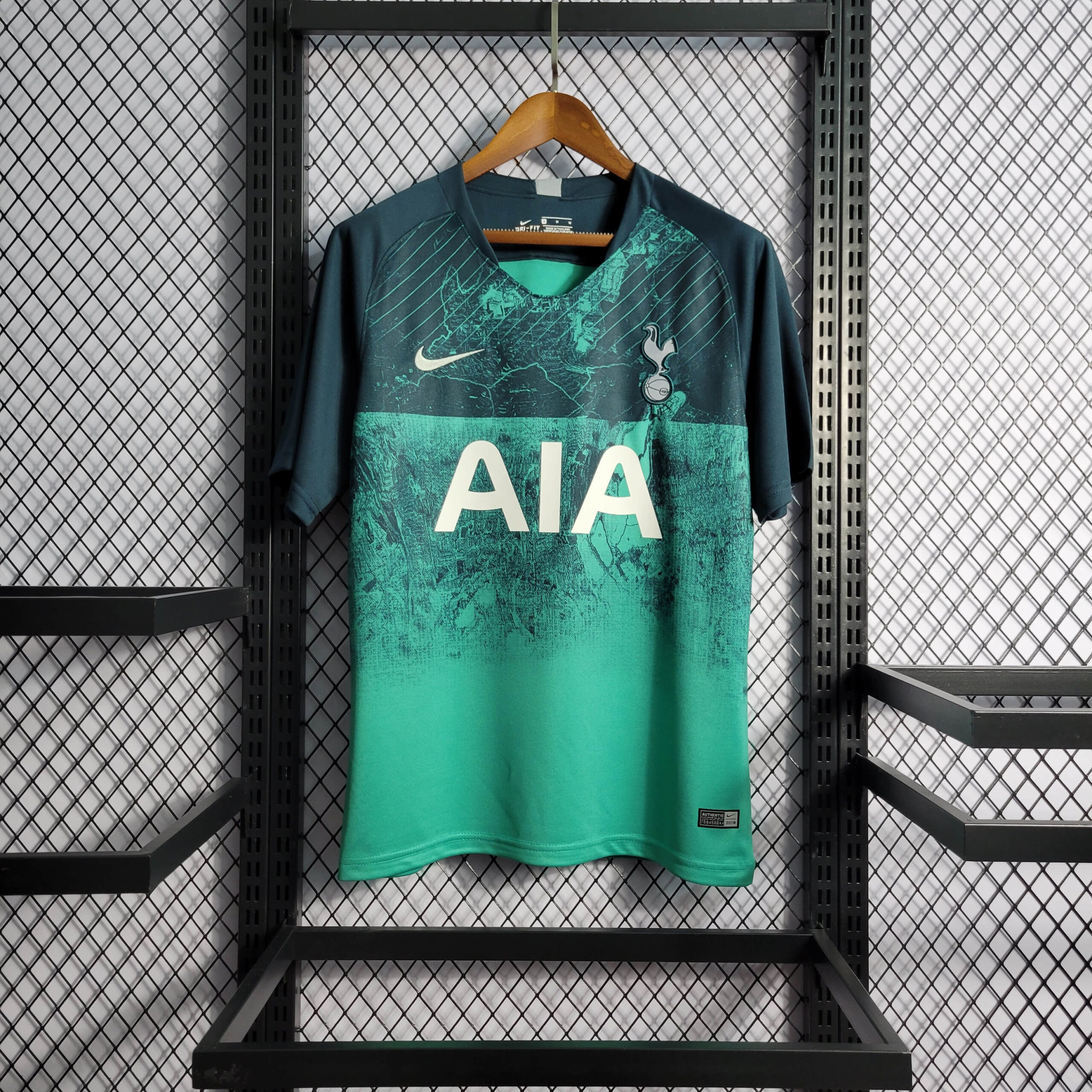 5afd329cb43f6a9d6f48cb1cb56040e0.jpeg 2018/2019 Retro Tottenham Hotspur Third Away Football Shirt 1:1 Thai Quality - Image 1