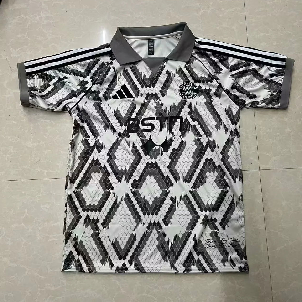 5cc9facd975c56a285bea41865b61c28.jpeg 2025/2026 Bayern Munchen Commemorative Edition Football Shirt 1:1 Thai Quality - Image 1