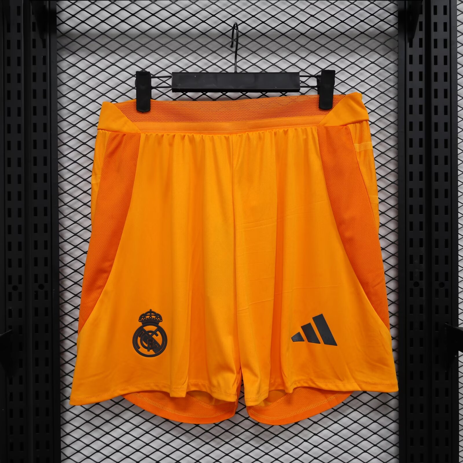 5da56b10bc559bb6cb5b540f6145d6b1.jpg 2024/2025 Player Version Real Madrid Away Shorts 1:1 Thai Quality - Image 1