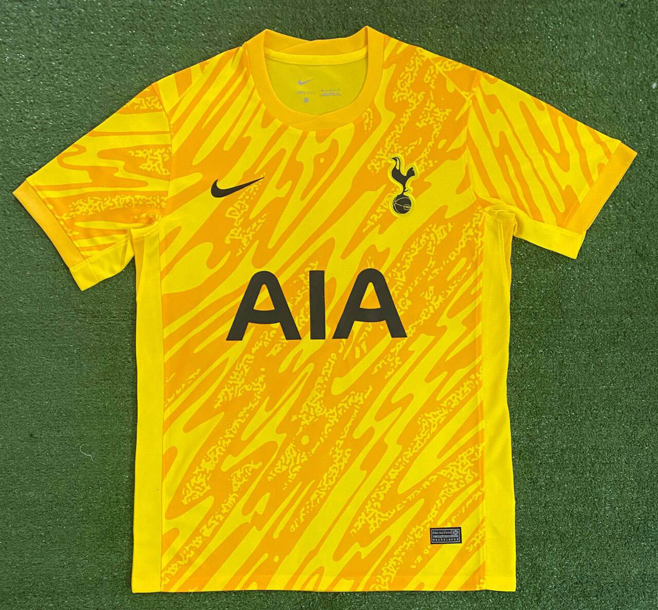 5f256ce10a038feb8ac4e536fcdd961a.jpeg 2024/2025 Tottenham Hotspur Goalkeeper Football Shirt 1:1 Thai Quality - Image 1