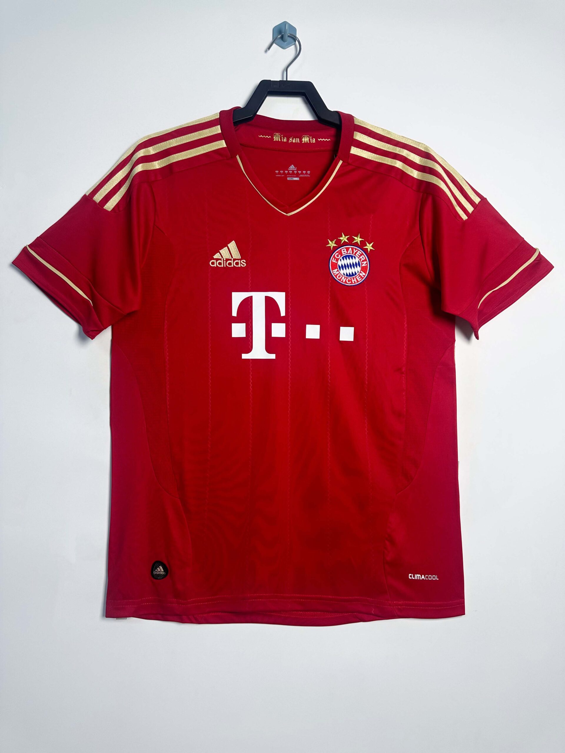 60785948928e1793830a959fef0d7251.jpg 2012/2013 Retro Bayern Munchen Home Football Shirt 1:1 Thai Quality - Image 1