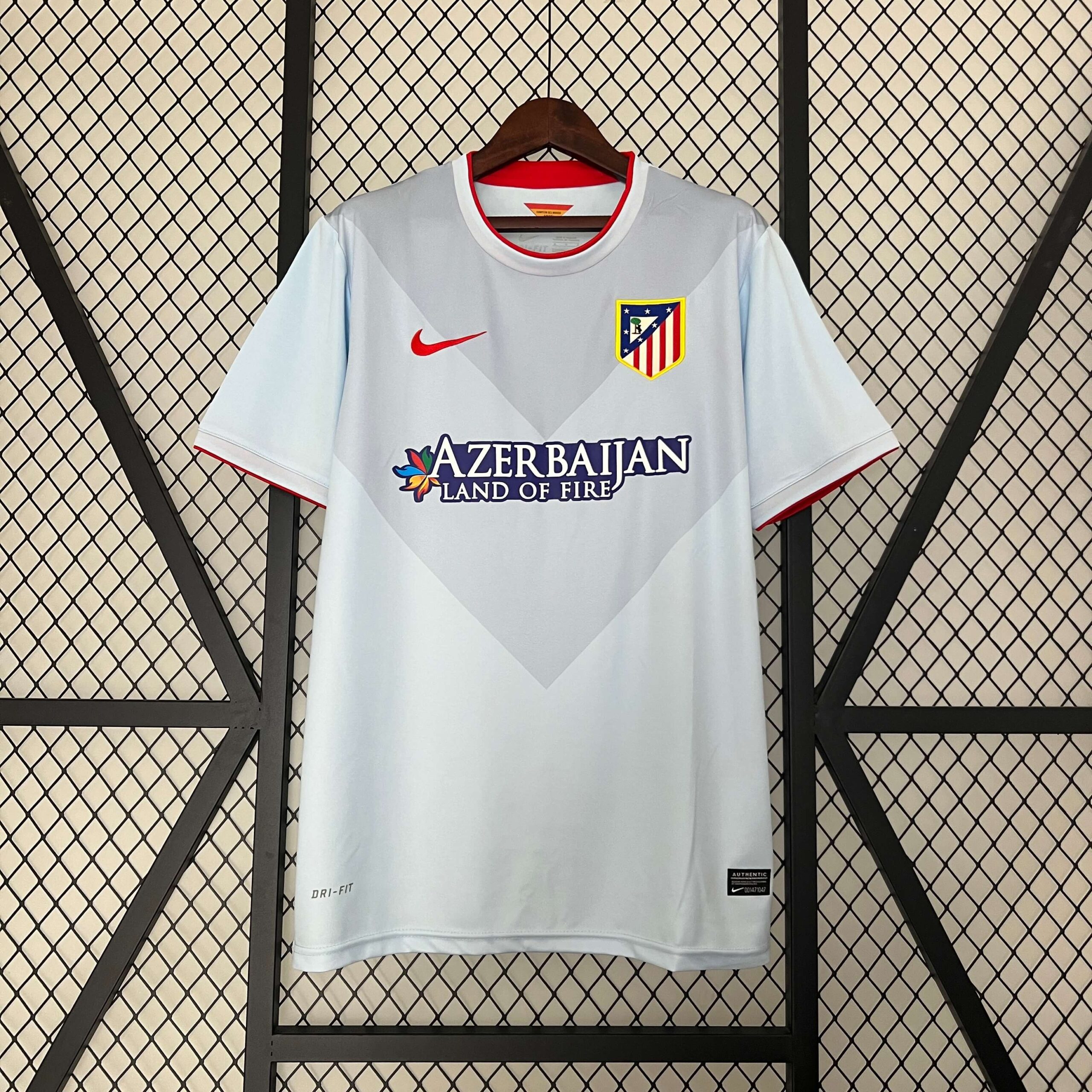 61298e1bccb40a760d2b40aa422e83bd.jpg 2014/2015 Retro Atletico Madrid Away Football Shirt 1:1 Thai Quality - Image 1