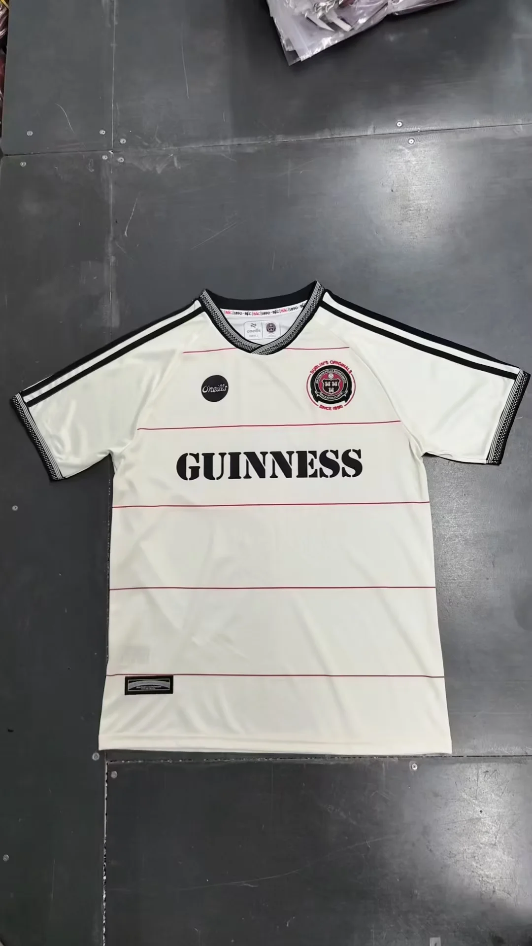 6247d45c6622e2f620464dd952e1651e.webp 2025/2026 Bohemian FC Home Football Shirt 1:1 Thai Quality - Image 1
