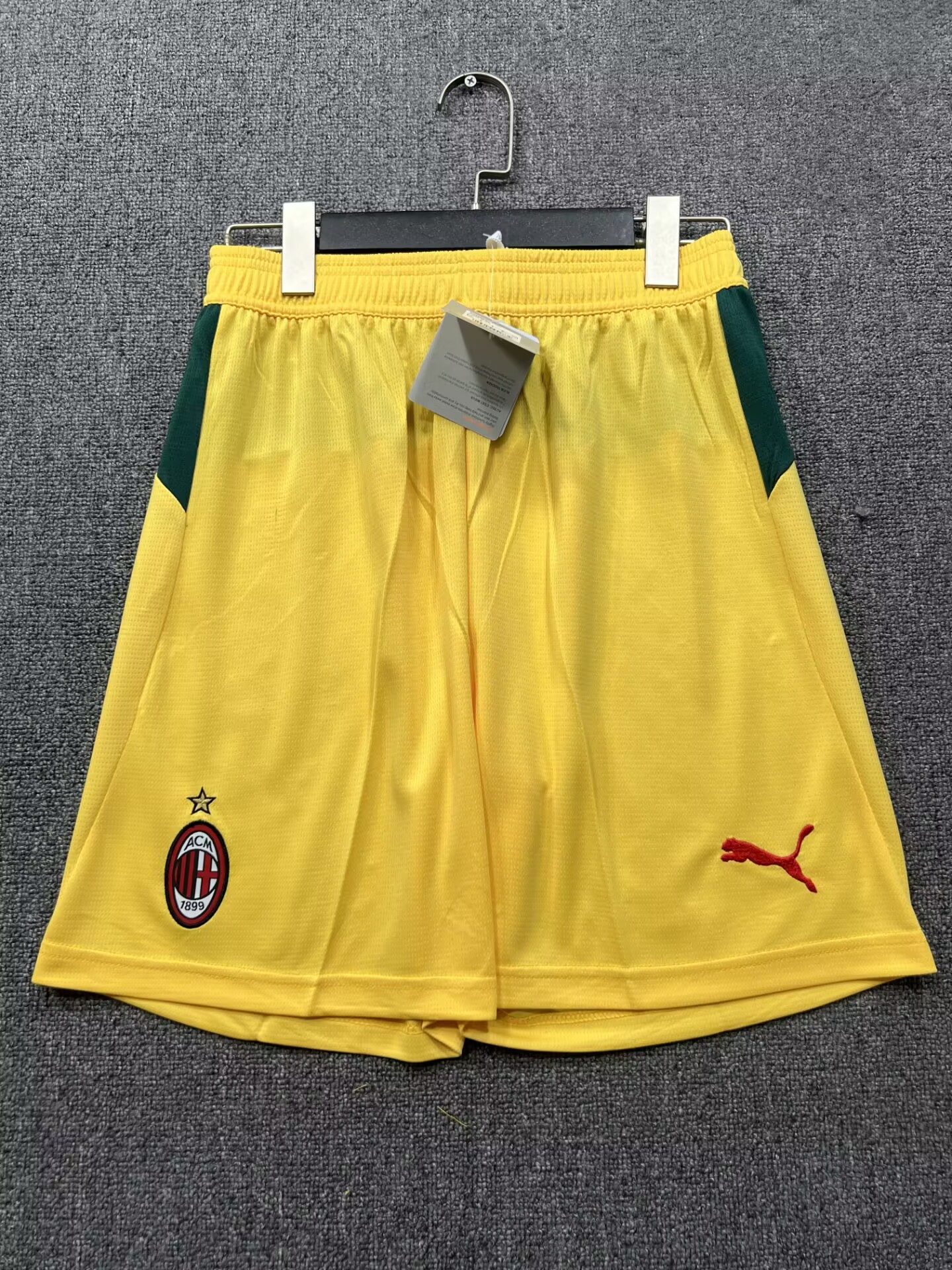 65178ca48e13c6a81a5e30b647f76c1c.jpg 2025/2026 AC Milan Third Away Shorts 1:1 Thai Quality - Image 1