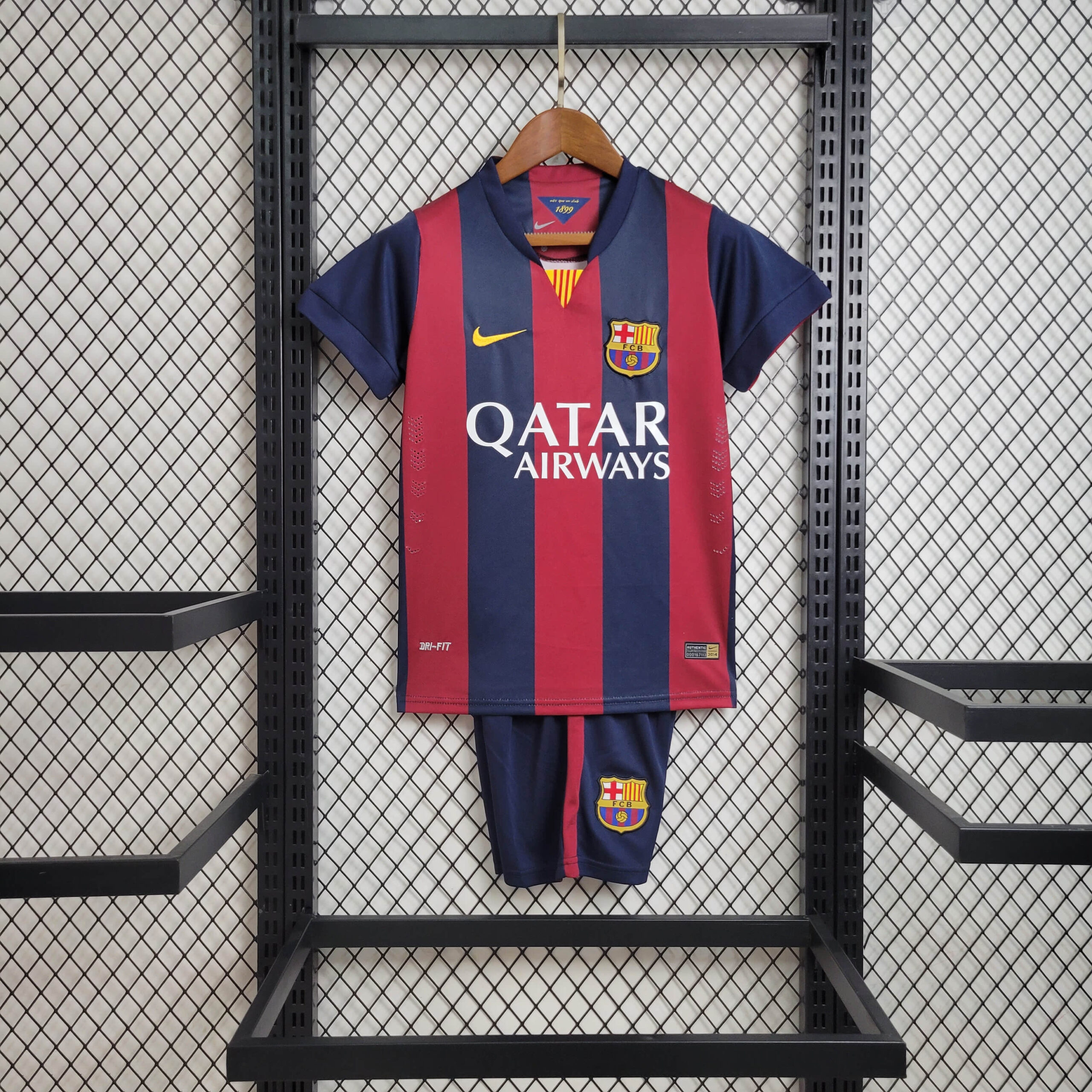 65f6cf8109d2fd30dcd6749ded4ed5a3.jpeg 2014/2015 Retro Barcelona Home Football Shirt Kids Size 1:1 Thai Quality - Image 1
