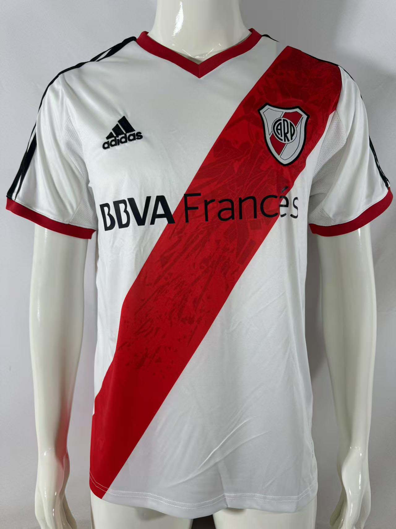 66650a66c21c110b875d03f113582442.jpg 2013/2014 Retro River Plate Home Football Shirt 1:1 Thai Quality - Image 1