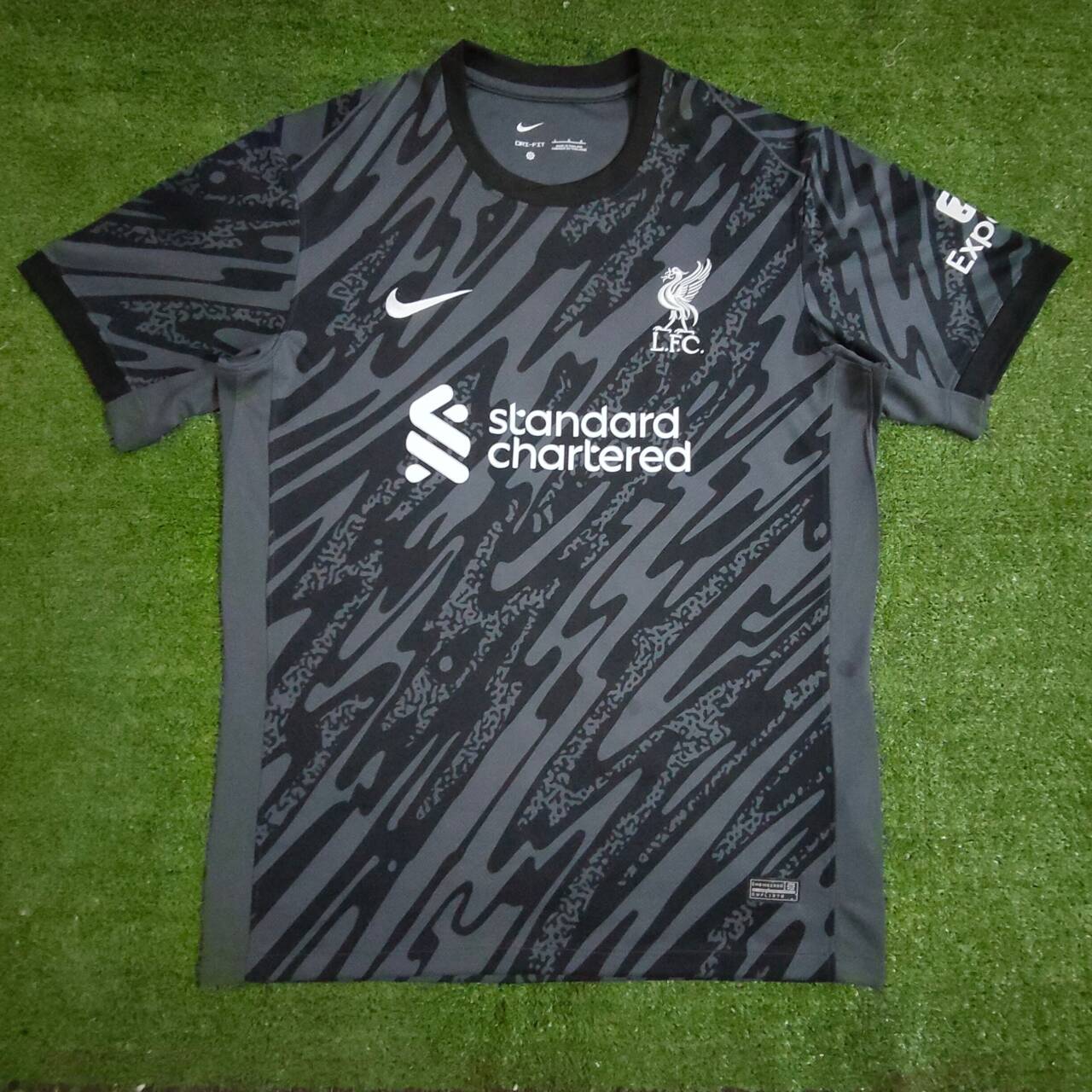 6c1ddb3ee4ccc34a8692d6783b8ce1c4.jpeg 2024/2025 Liverpool Goalkeeper Football Shirt 1:1 Thai Quality - Image 1